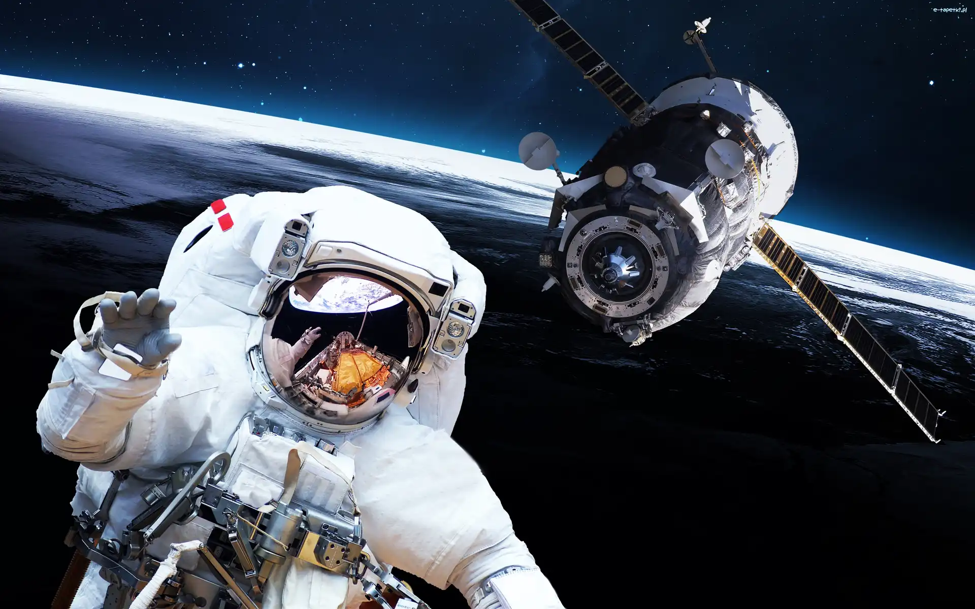 Satelita, Astronauta