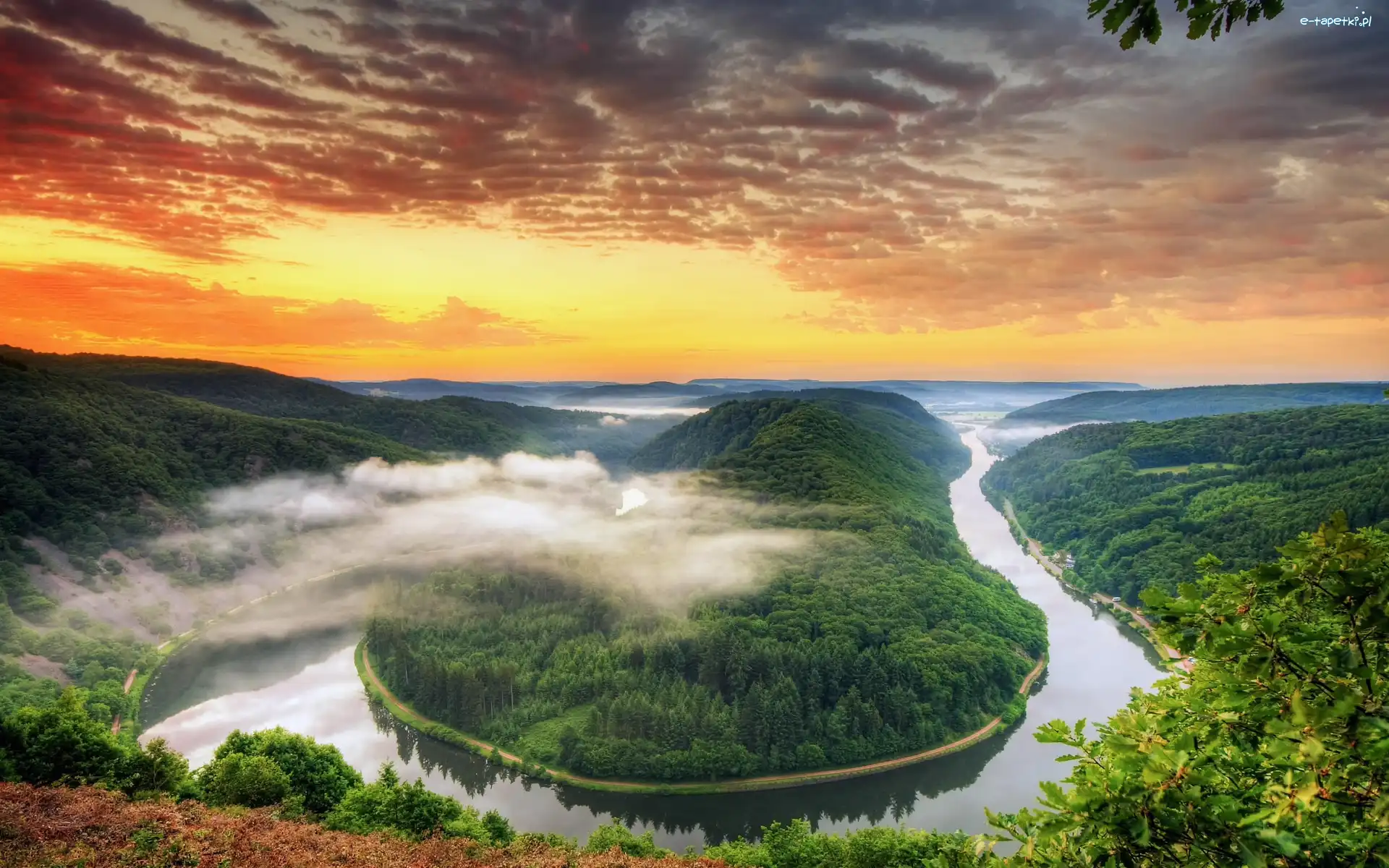 Meander, Mettlach, Chmury, Zachód słońca, Rzeka Saara, Mgła, Lasy, Niemcy