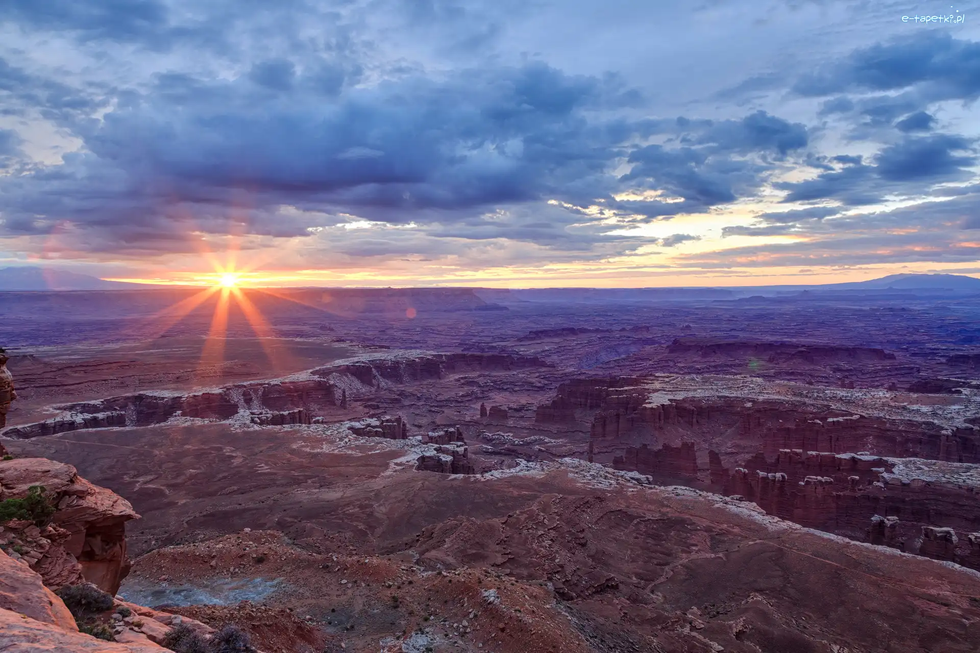 Stany Zjednoczone, Park Narodowy Canyonlands, Stan Utah, Promienie słońca, Kanion