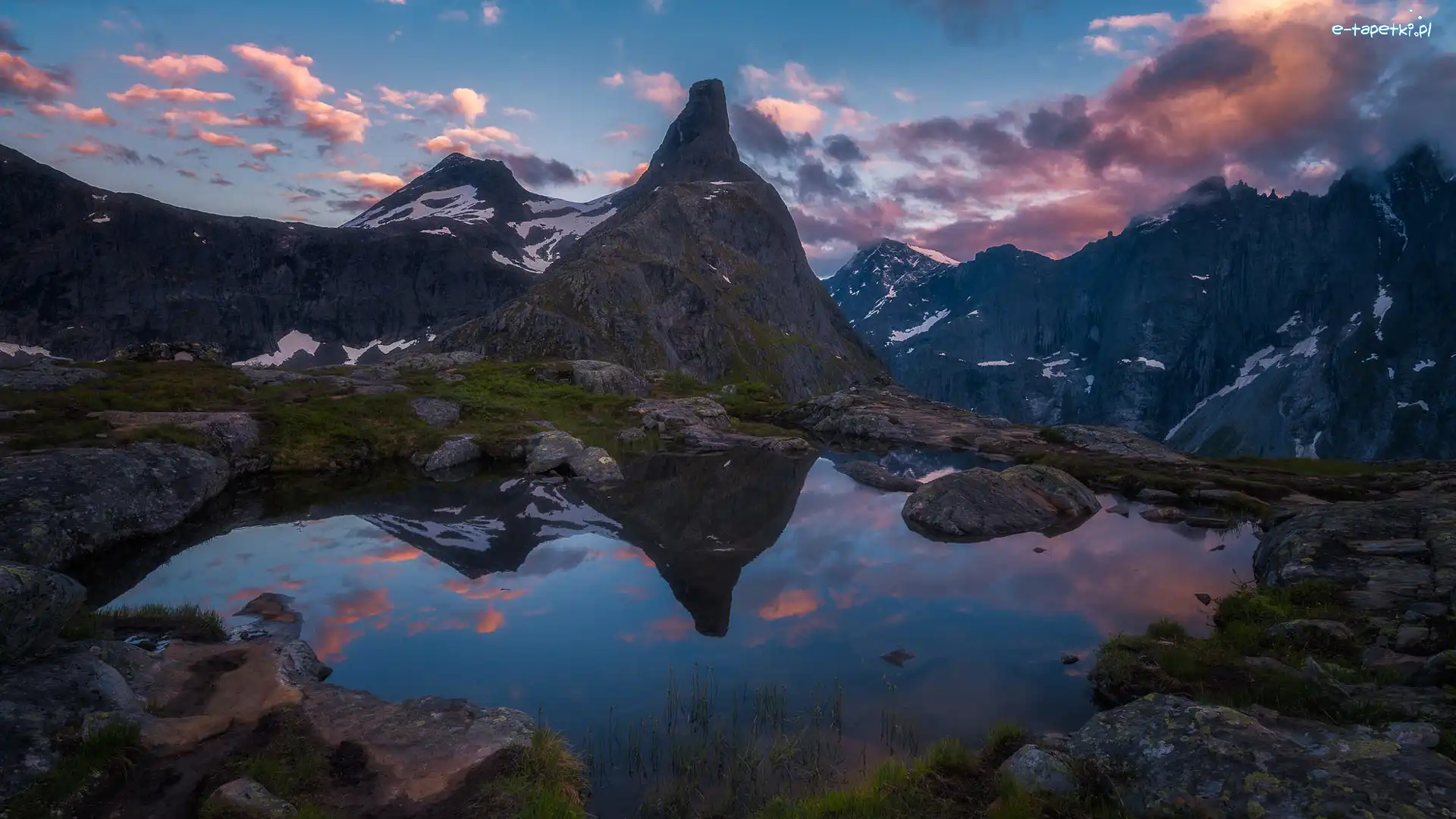 Norwegia, Góry, Dolina Romsdalen, Odbicie, Jezioro