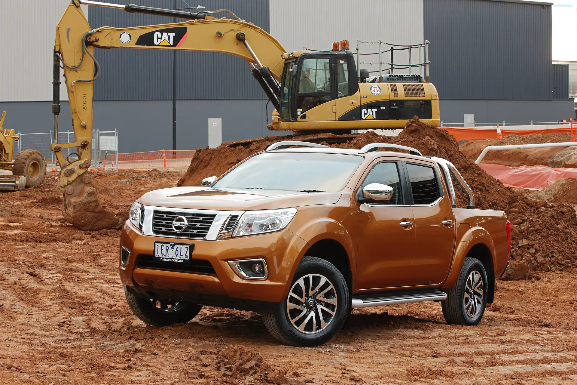 Koparka, 2015, Nissan NP300 Navara