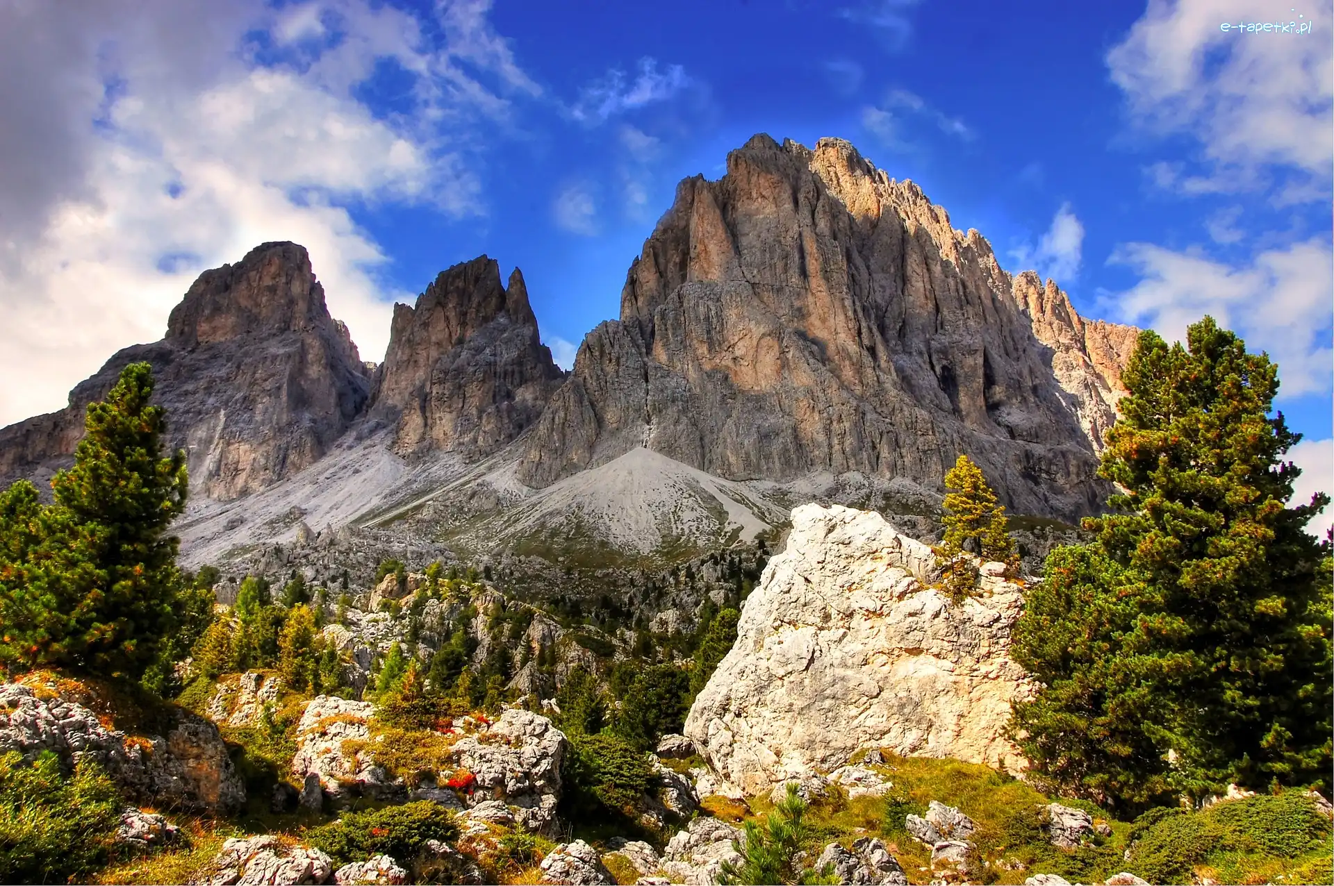 Góry, Masyw Sassolungo, Dolomity, Włochy
