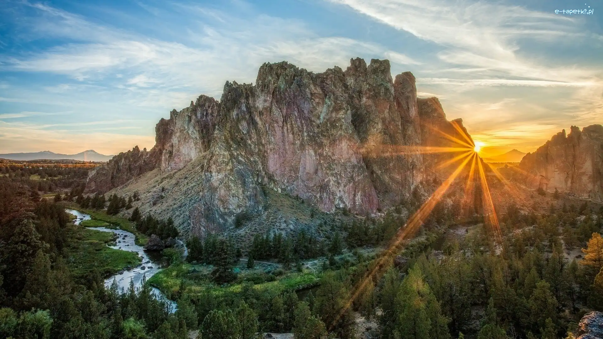 Promienie słońca, Park stanowy Smith Rock, Góry, Stan Oregon, Stany Zjednoczone, Rzeka Crooked River, Skały