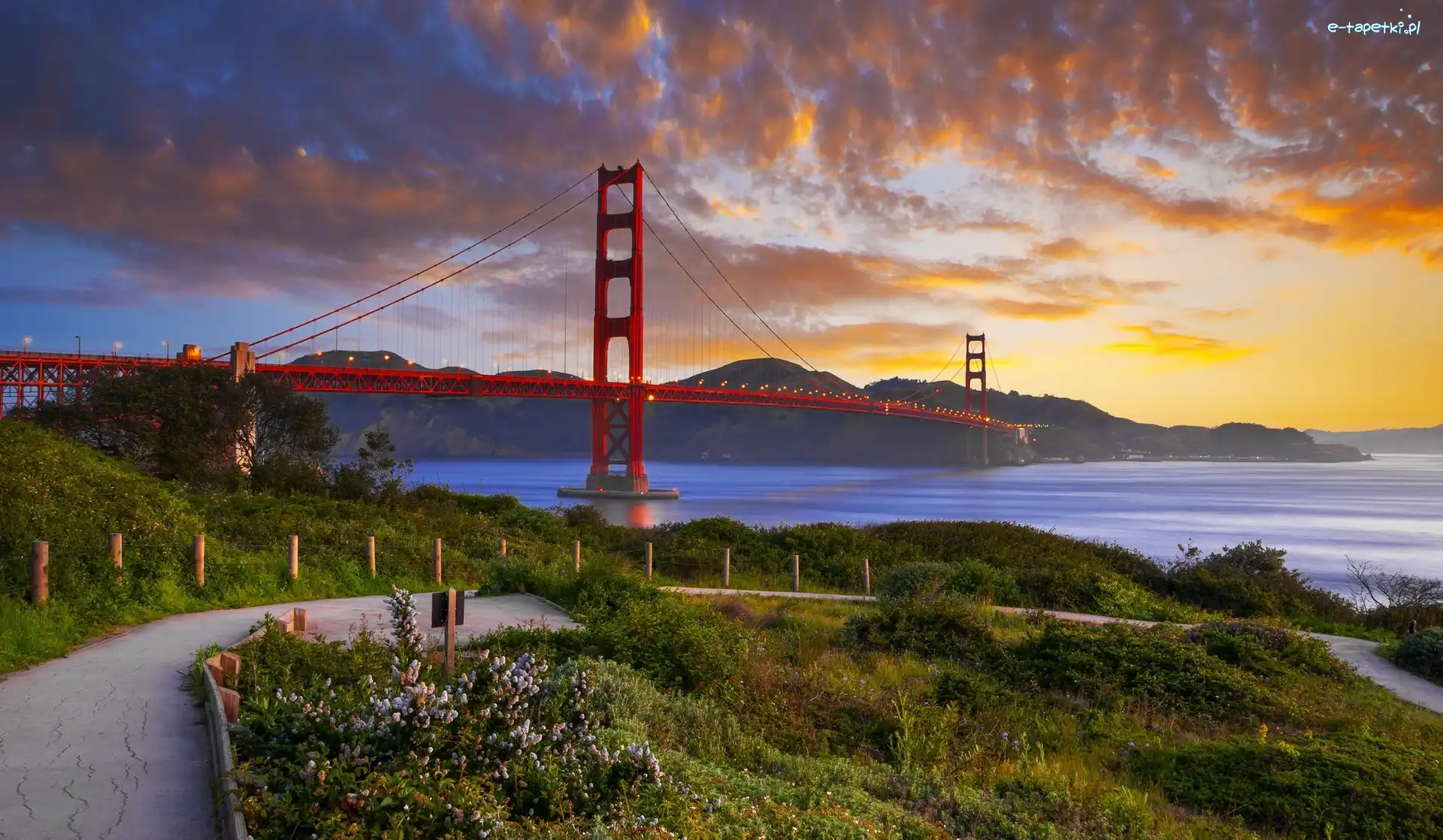 Most Golden Gate Bridge, Stan Kalifornia, Zachód słońca, Chmury, San Francisco, Cieśnina Golden Gate, Droga, Stany Zjednoczone