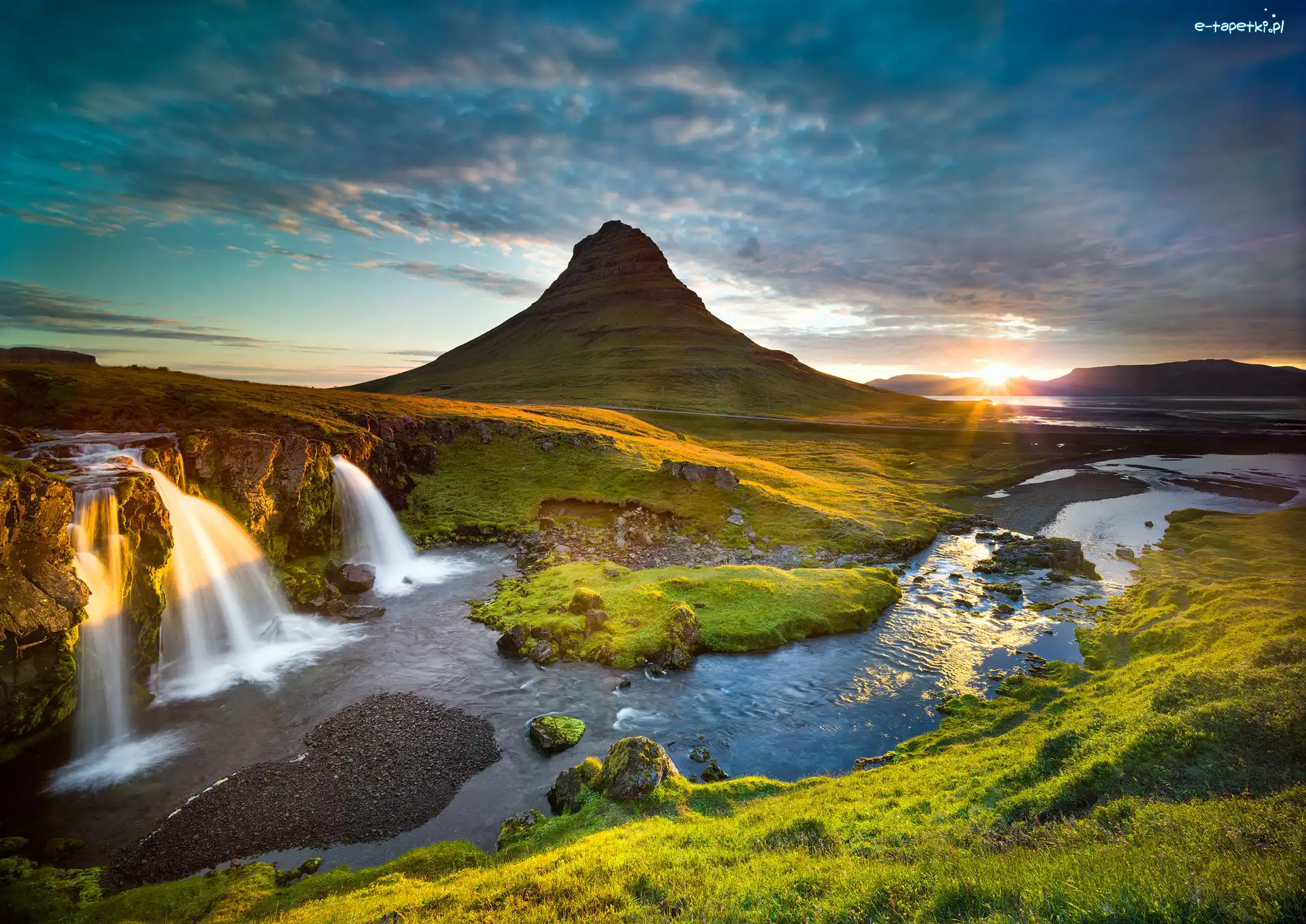 Wodospad Kirkjufellsfoss, Promienie słońca, Góra Kirkjufell, Islandia