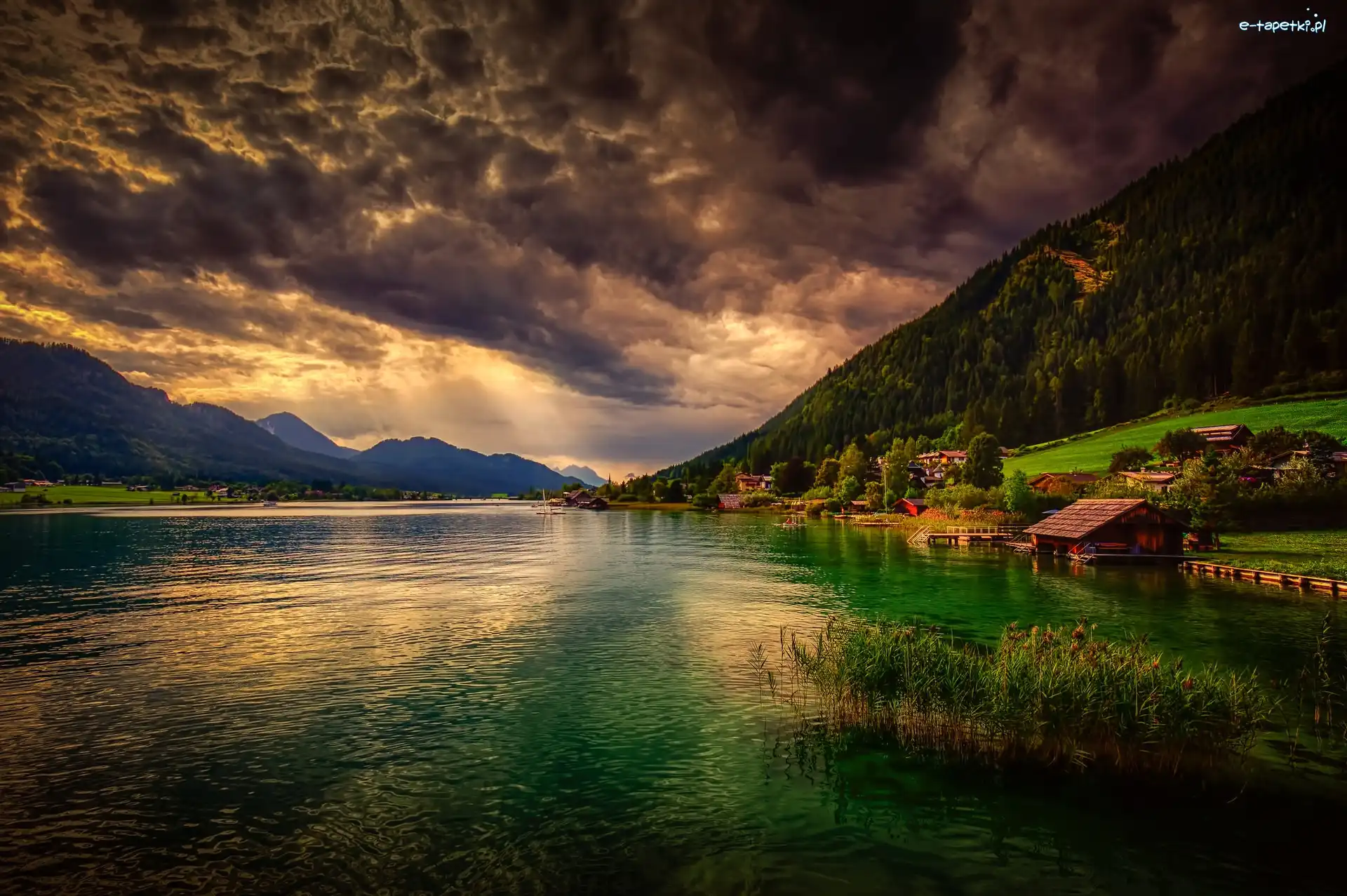 Austria, Góry Alpy Gailtalskie, Karyntia, Chmury, Jezioro Weissensee
