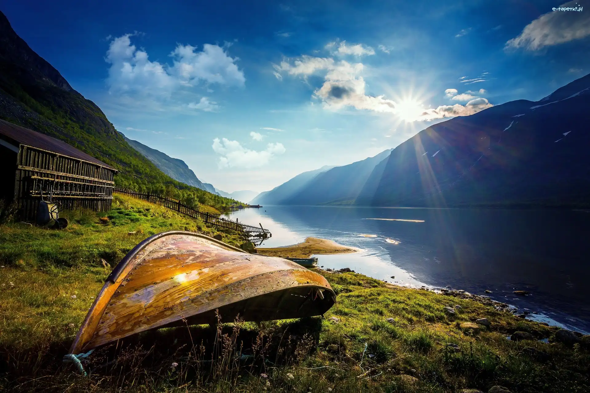 Brzeg, Góry Jotunheimen, Jezioro Gjende, Łódź, Park Narodowy Jotunheimen, Norwegia