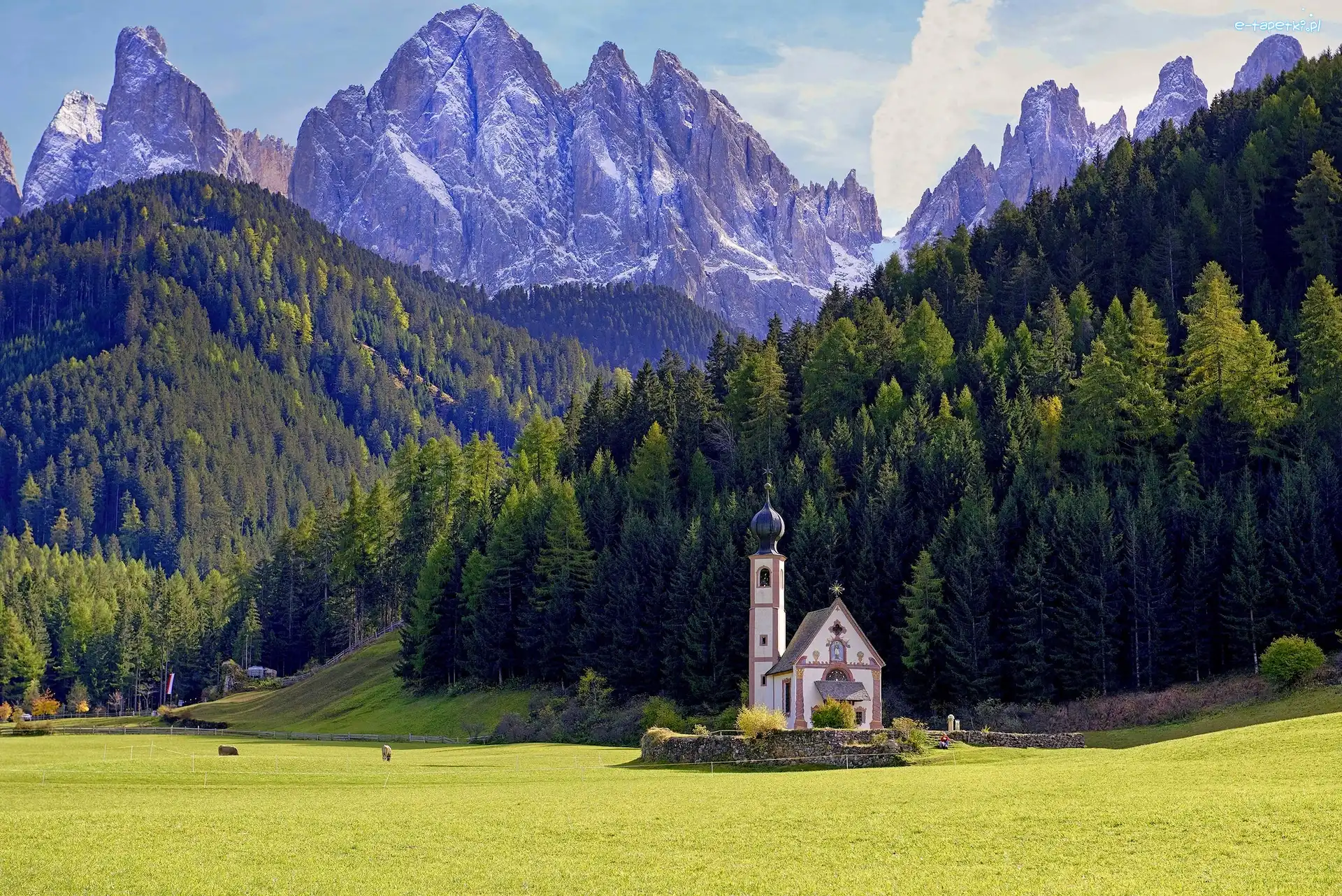 Włochy, Góry, Dolina Val di Funes, Kościółek św. Jana w Ranui, Dolomity