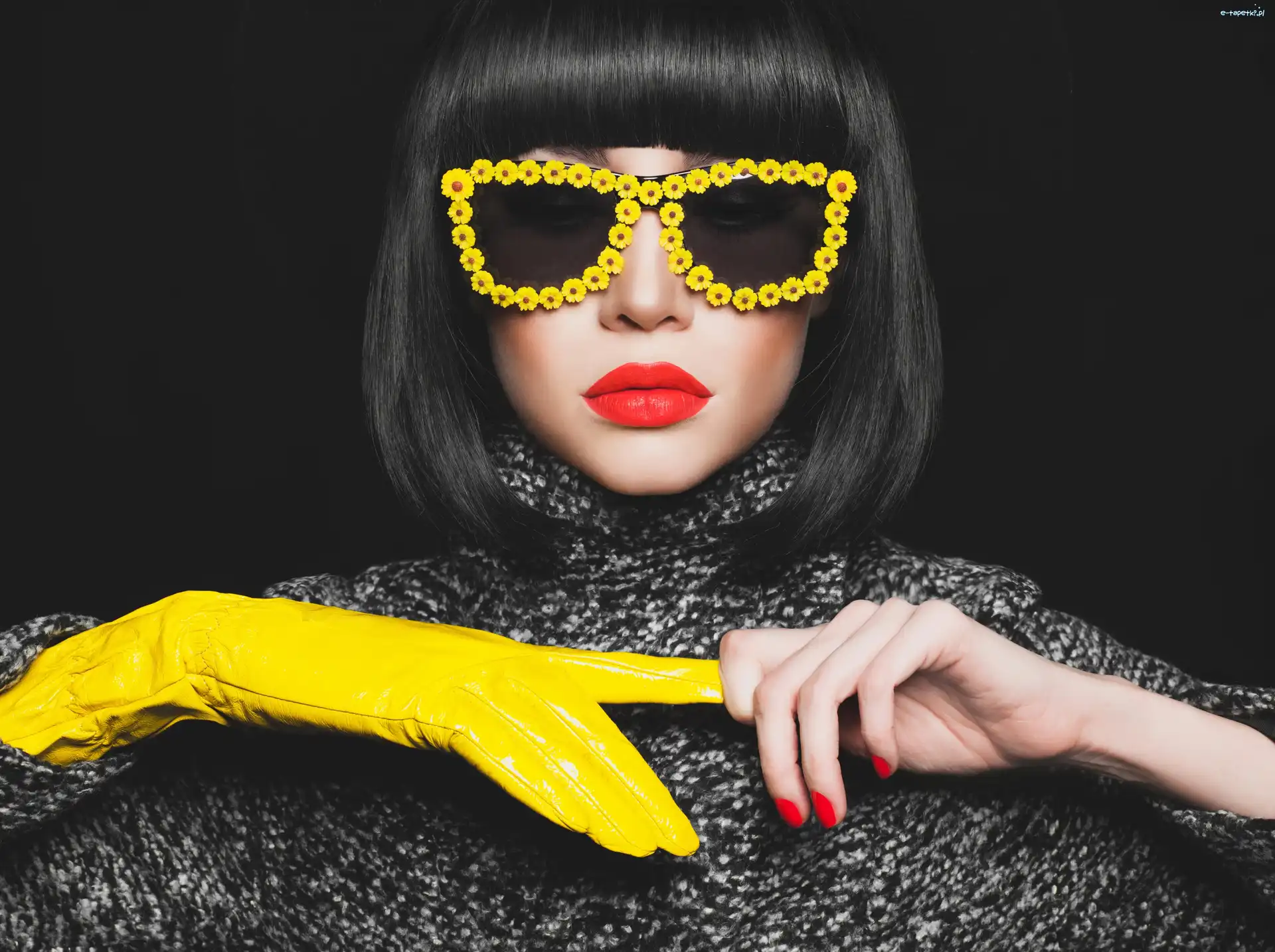 Kobieta, Żółta, Brunetka, Okulary, Rękawiczka