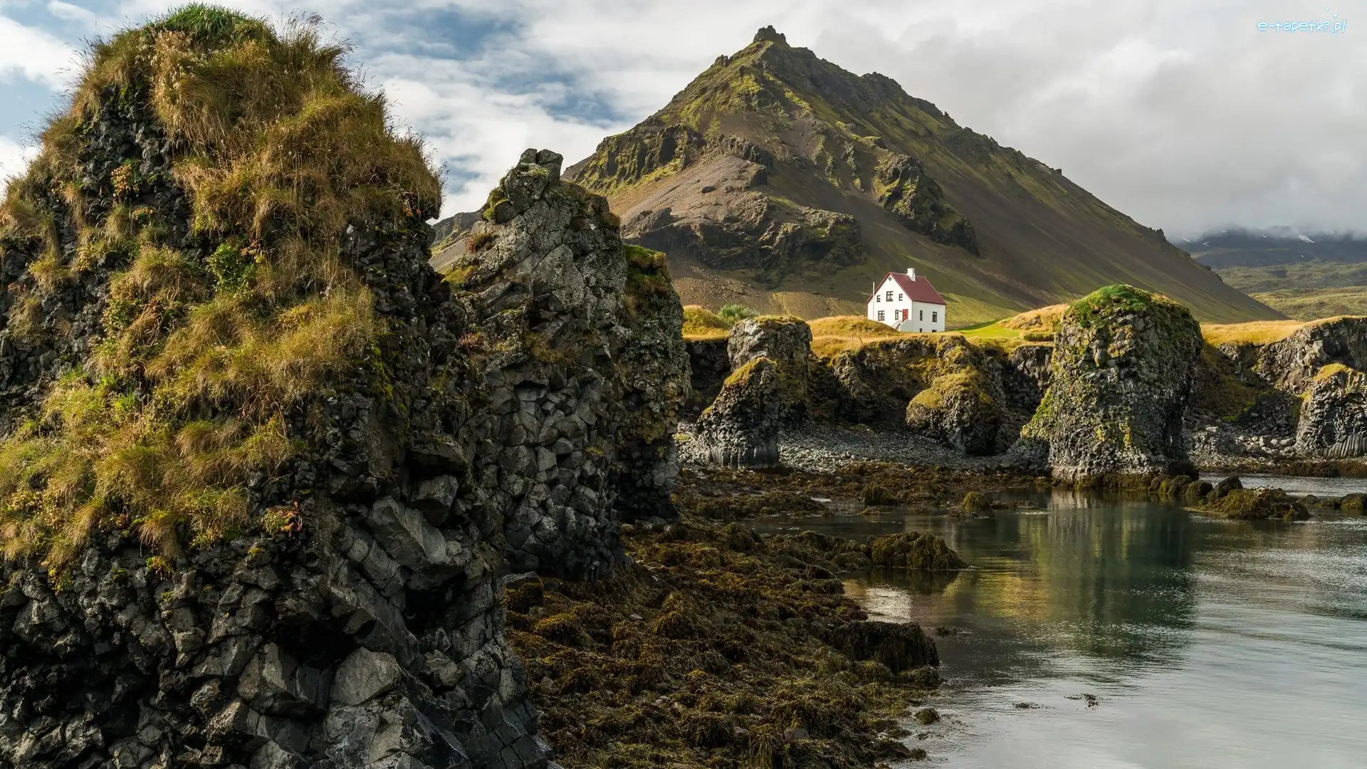 Skały, Wieś Arnarstapi, Góry, Dom, Półwysep Snæfellsnes, Islandia