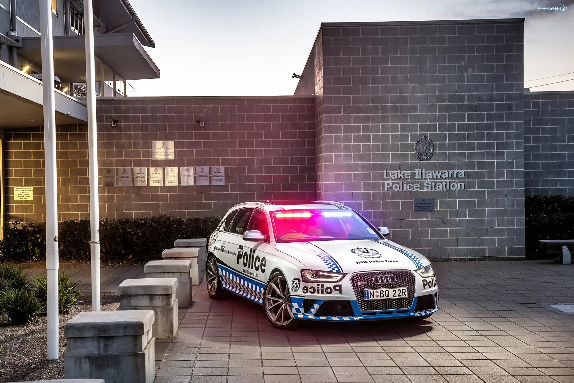Policyjny, 2015, Audi RS4 Avant, Samochód