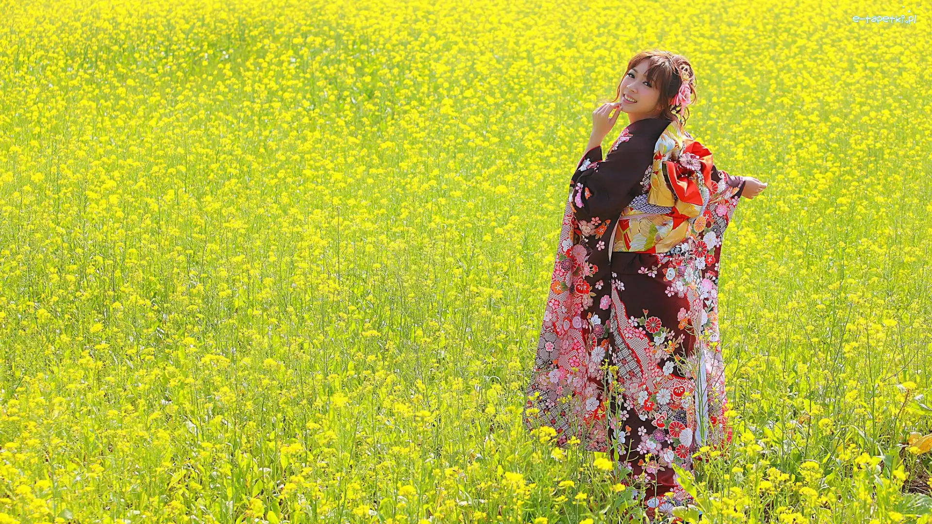 Żółte, Kimono, Uśmiech, Kwiaty, Azjatka, Kobieta