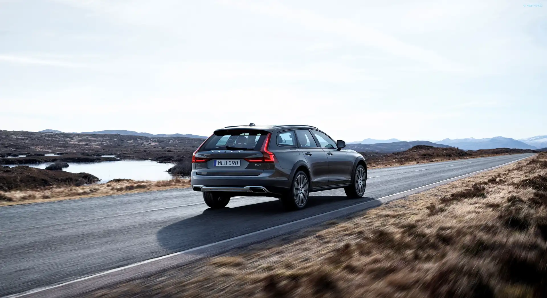 2016, Volvo V90 Cross Country T6