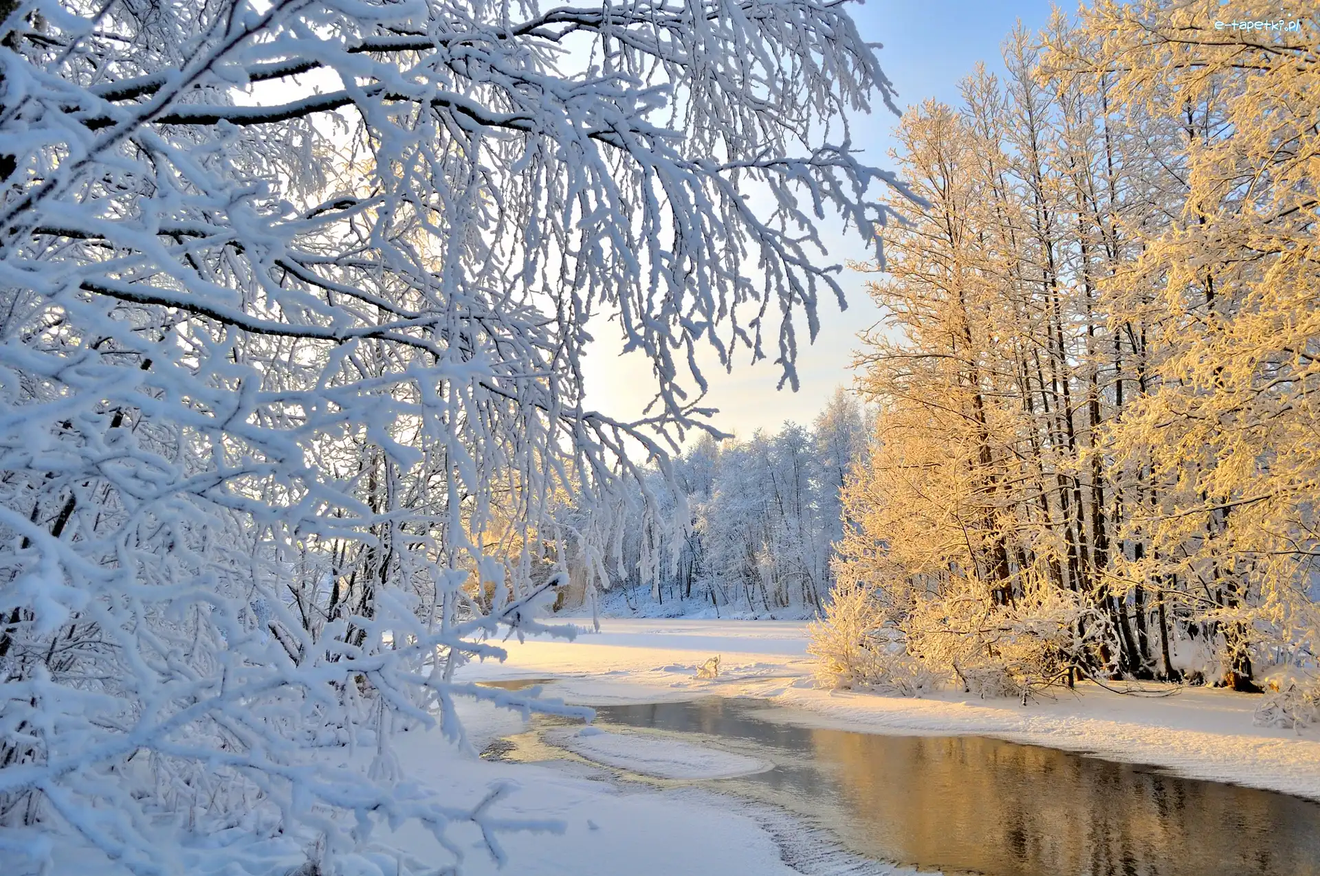 Zima, Karelia Północna, Śnieg, Rzeka, Gmina Liperi, Drzewa, Las, Finlandia
