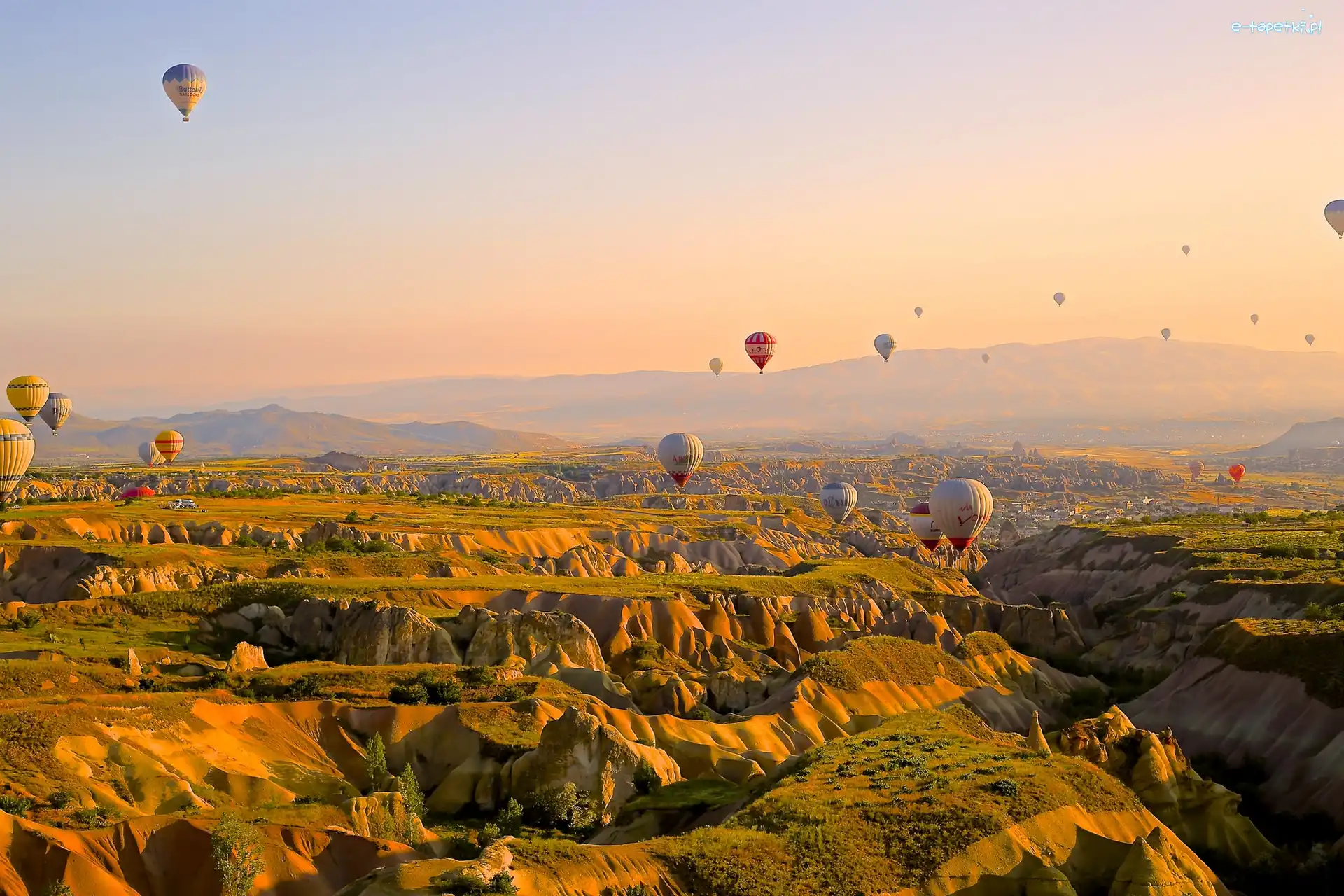 Kapadocja, Balony, Skały tufowe, Turcja