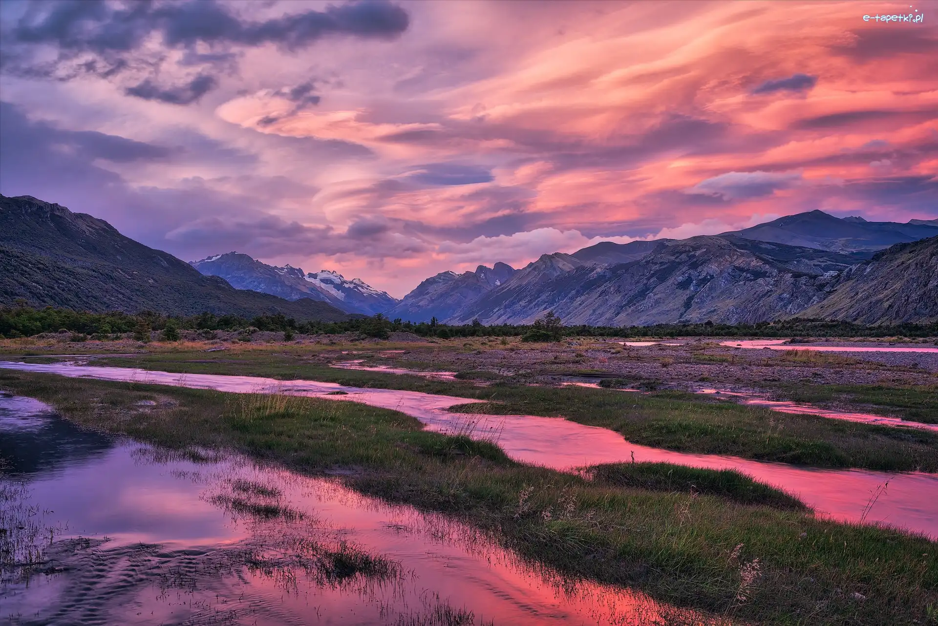 Rzeka, Góry, Rzeka Río de las Vueltas, Patagonia, Argentyna, Zachód słońca, Chmury, Zachód Słońca, Trawa