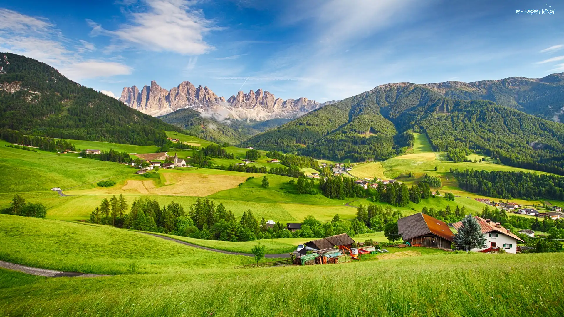 Włochy, Dolina Val di Funes, Wieś Santa Maddalena, Drzewa, Góry Dolomity