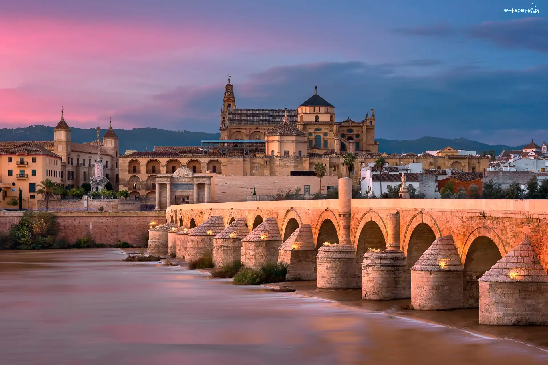 Most Rzymski, Most Puente Romano, Kordoba, Andaluzja, Hiszpania, Katedra, Mezquita-Catedral, Rzeka Gwadalkiwir, Meczet Mezquita