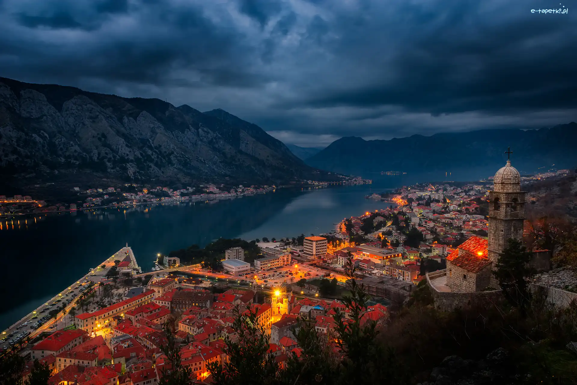 Morze, Czarnogóra, Domy, Oświetlone, Zatoka Kotorska, Noc, Góry, Miasto Kotor