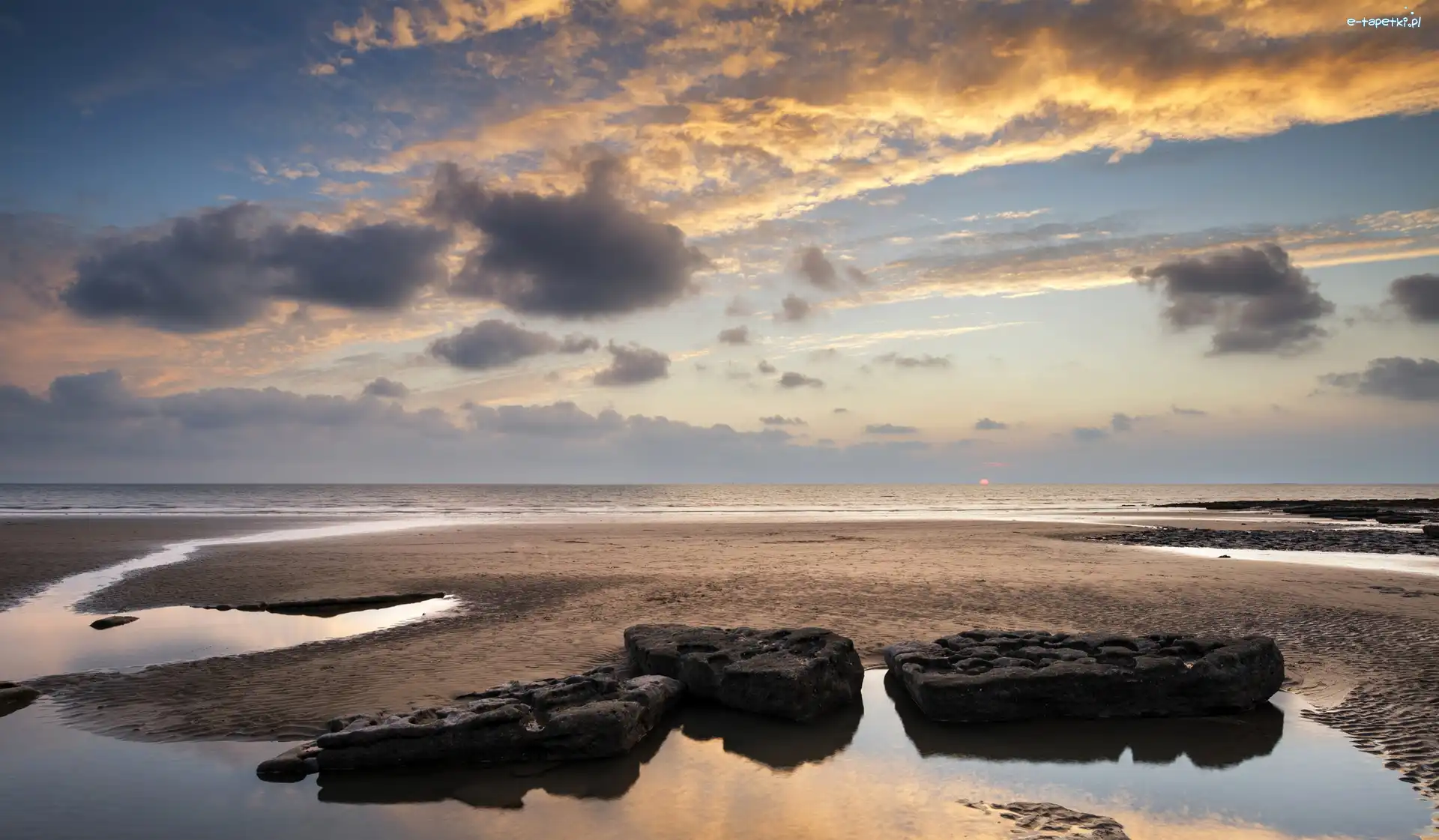 Plaża Dunraven Bay, Brzeg, Walia, Chmury, Kamienie