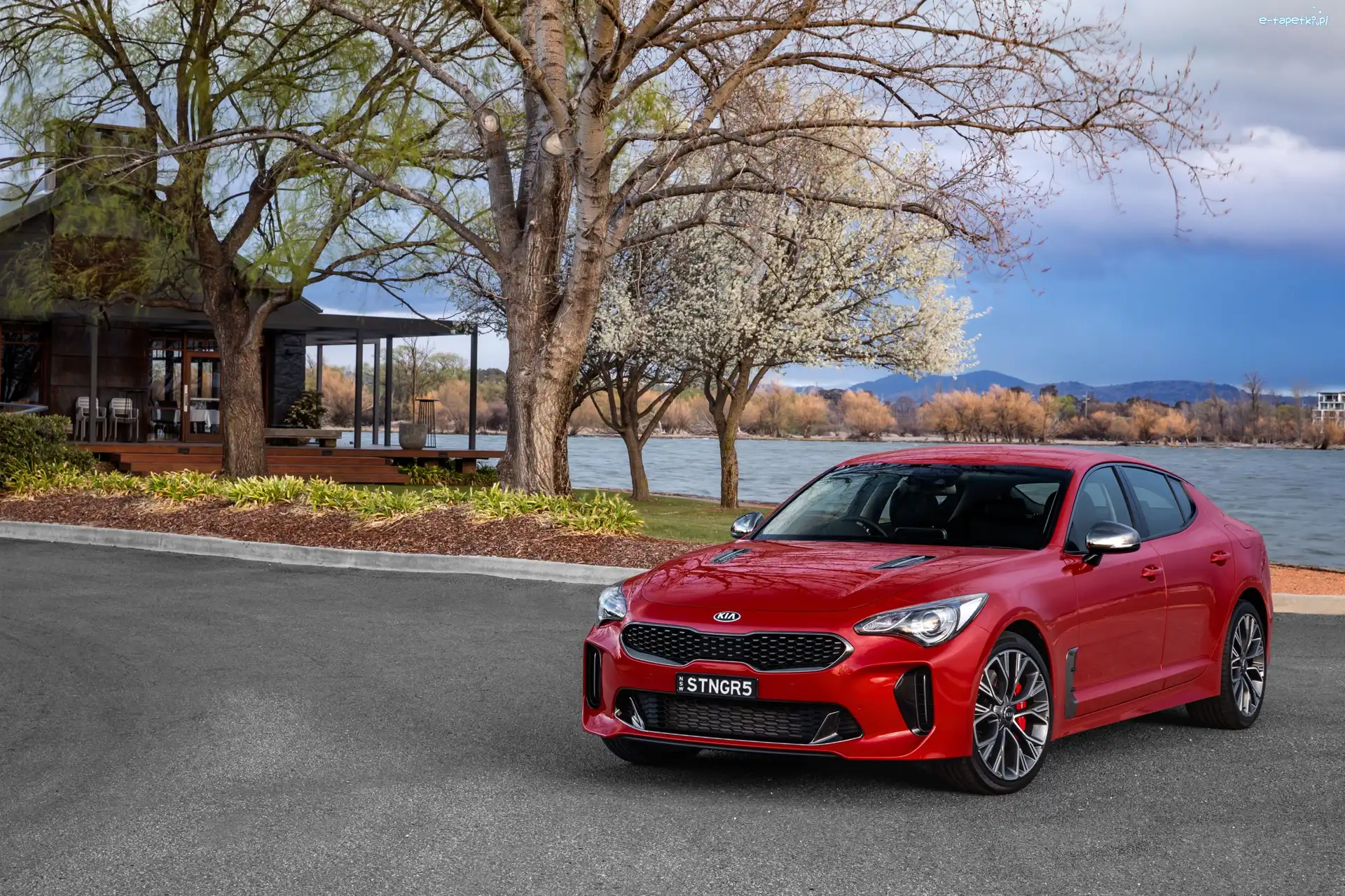 Kia Stinger GT, Czerwona
