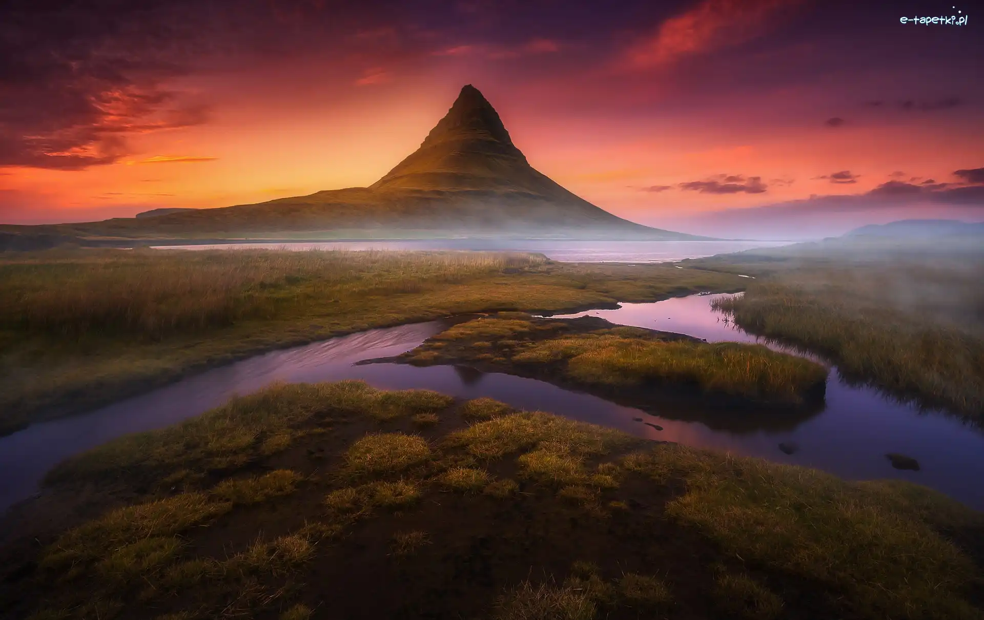 Mgła, Góra Kirkjufell, Zachód Słońca, Rozlewisko, Półwysep Snæfellsnes, Islandia