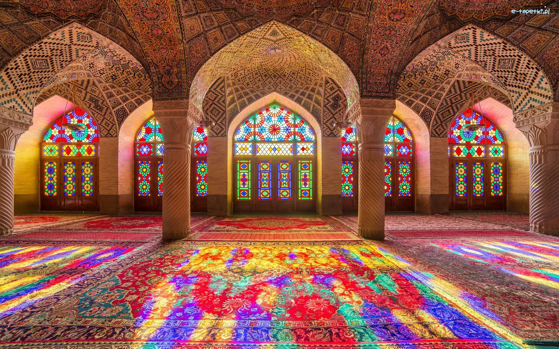 Sala modlitewna, Iran, Wnętrze, Moschea di Nasir ol Molk, Różowy Meczet, Dywany, Witraże, Miasto Sziraz, Okna
