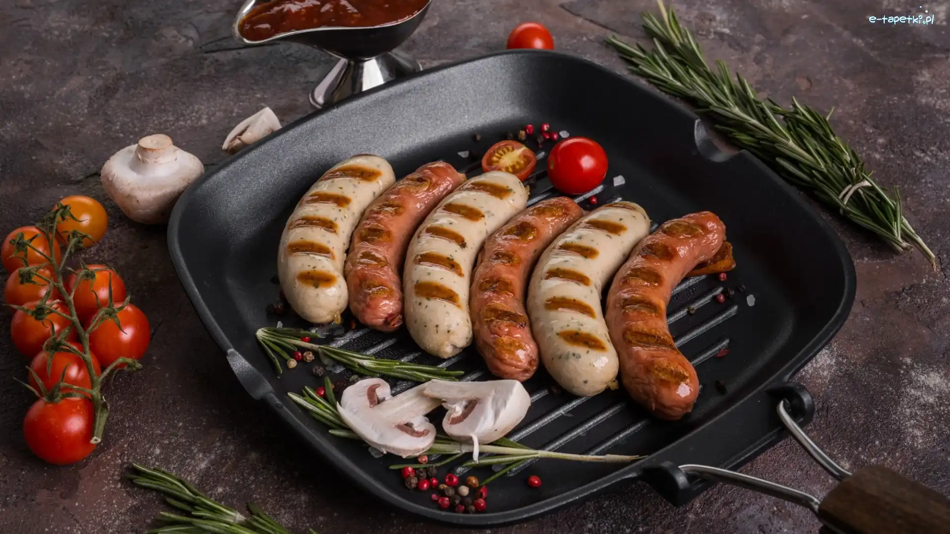 Przyprawy, Kiełbaski, Pieczarki, Grillowa, Patelnia, Ketchup, Pomidory