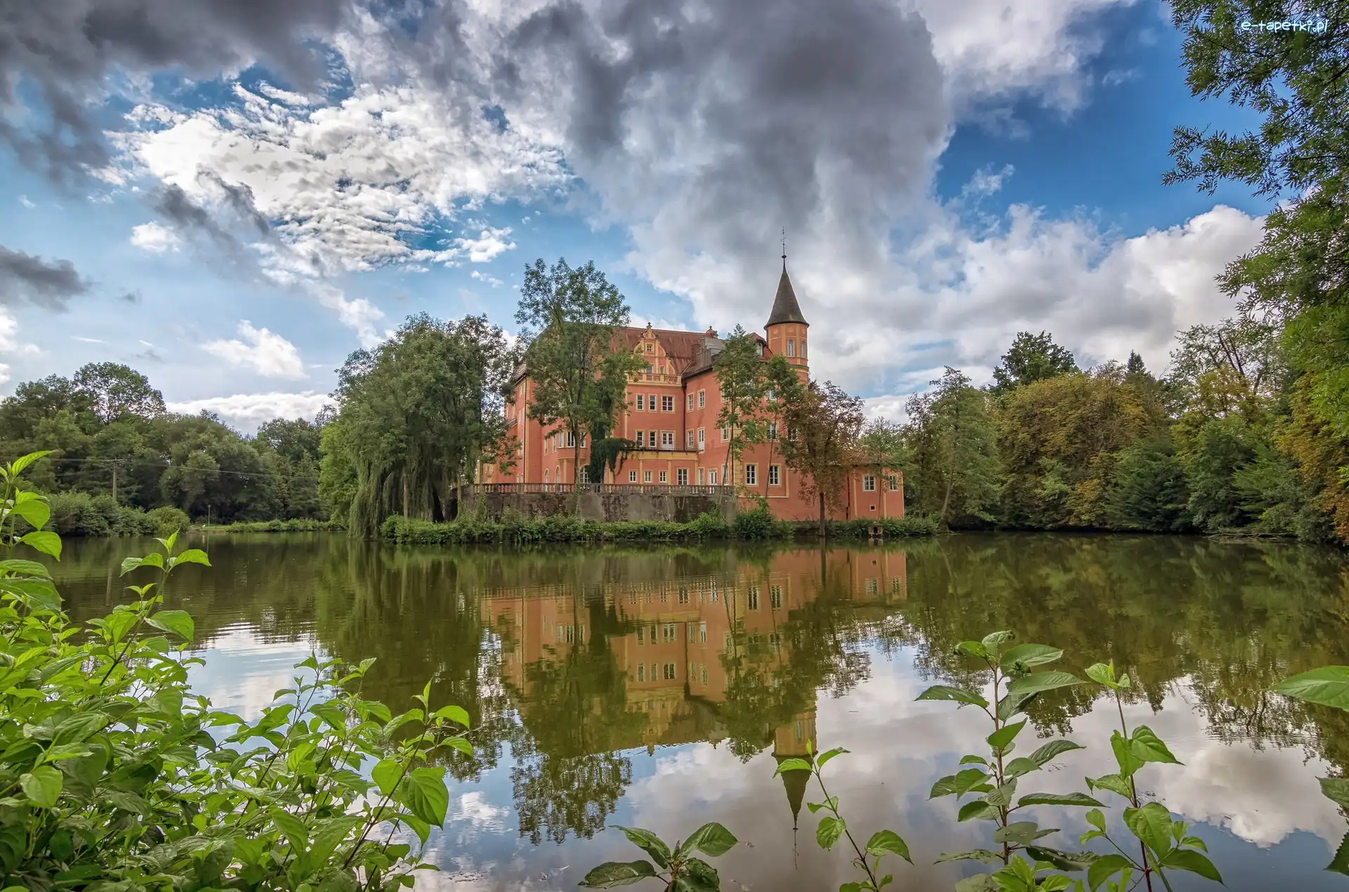 Drzewa, Bawaria, Niemcy, Gmina Taufkirchen, Zamek w Taufkirchen, Staw, Powiat Monachium