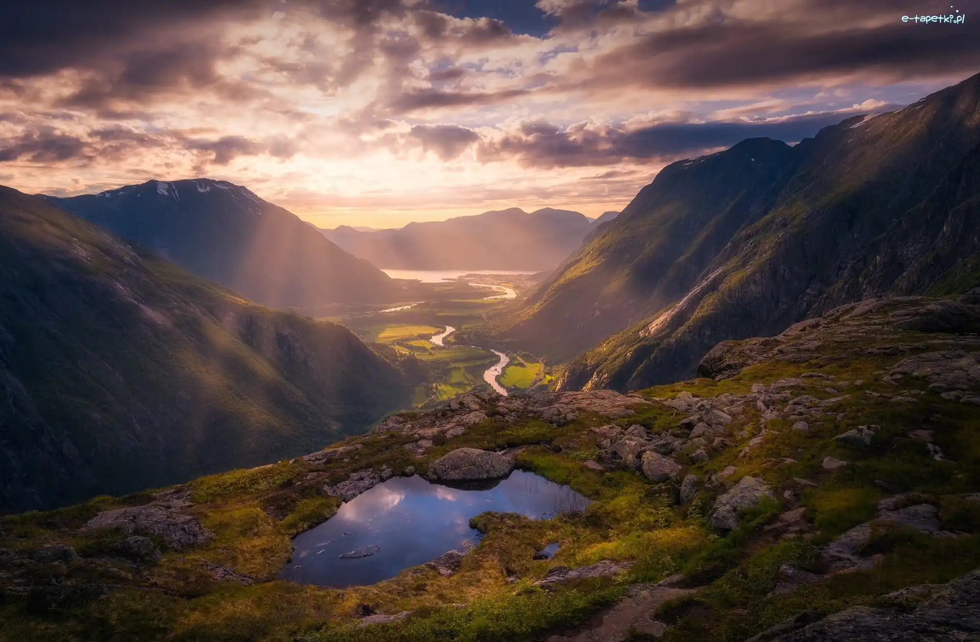 Norwegia, Rzeka Rauma, Dolina Romsdalen, Zachód słońca, Góry