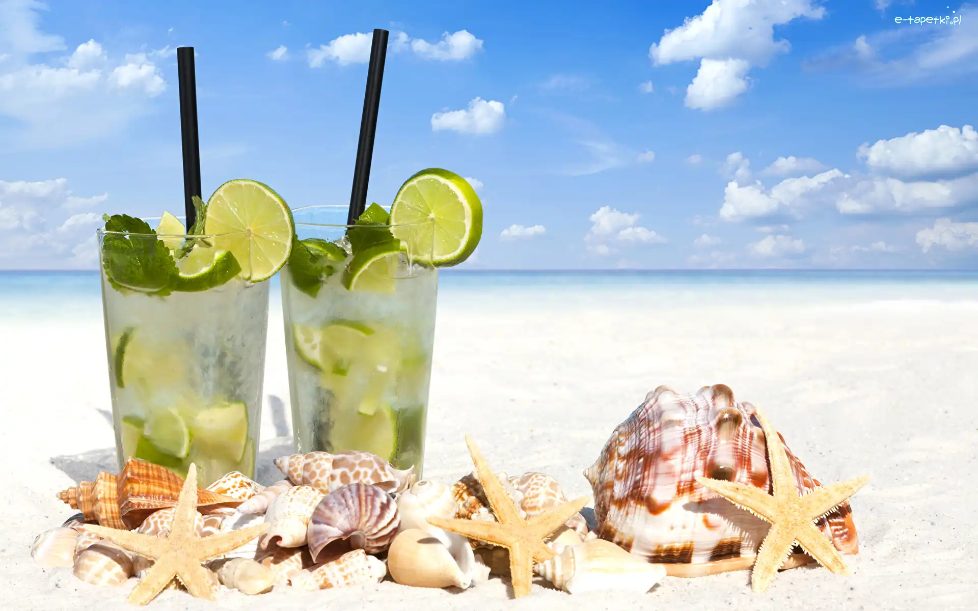 Szklanki, Muszle, Limonka, Niebo, Plaża, Morze, Chmury, Drinki, Rozgwiazdy, Lód