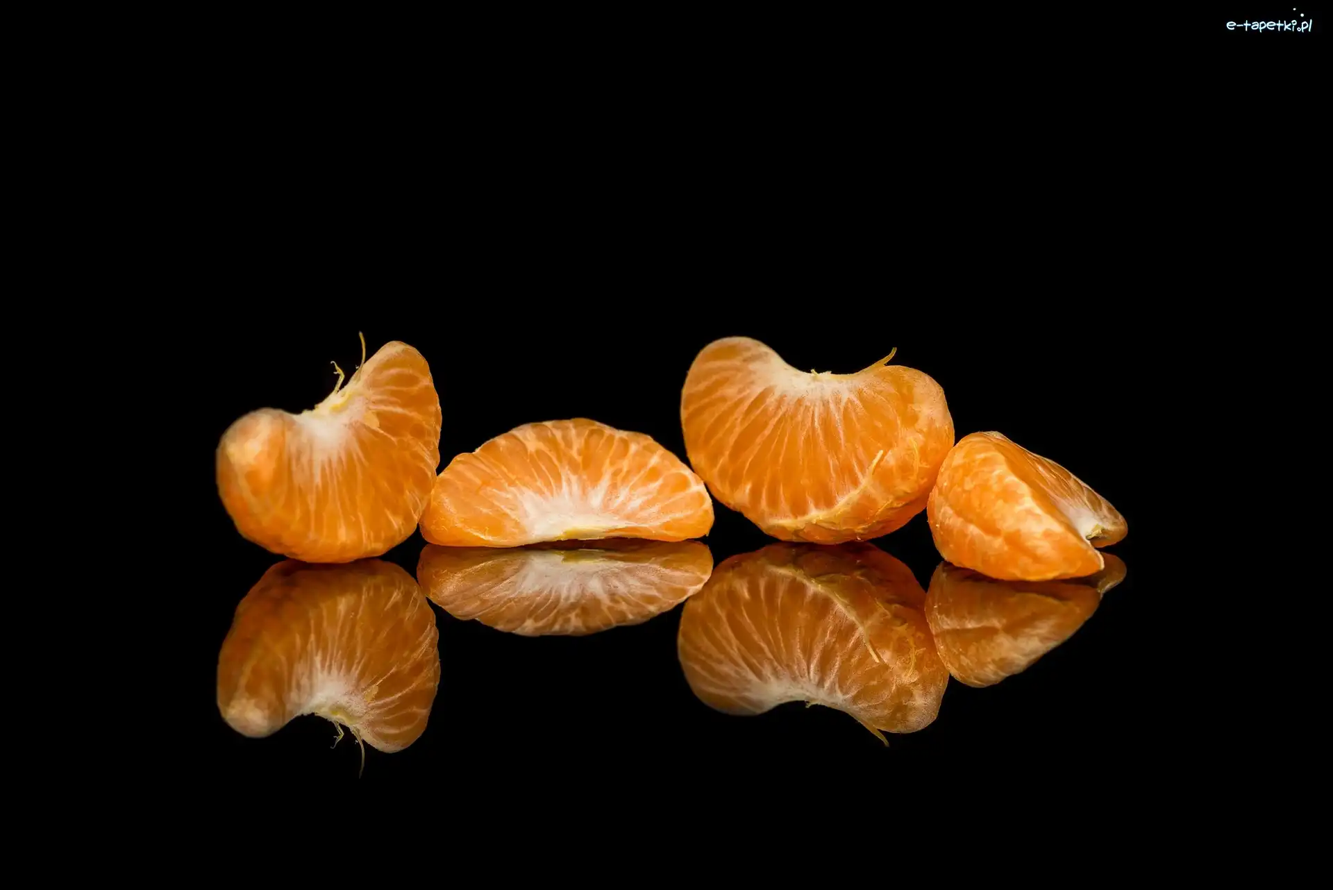 Owoce, Kawałki, Mandarynka, Odbicie, Ciemne tło