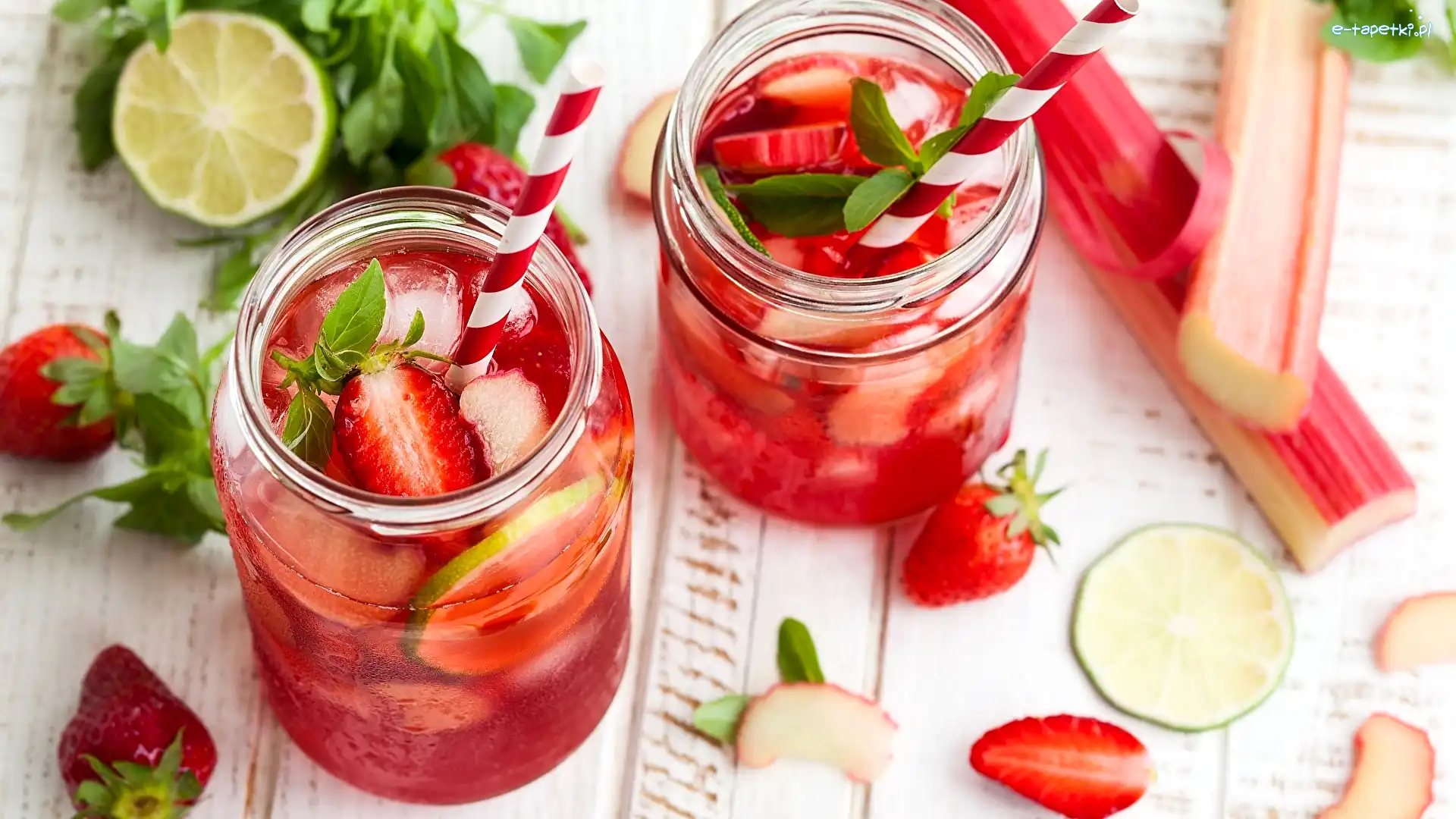 Deski, Truskawki, Limonka, Słoiki, Napój, Słomki, Rabarbar