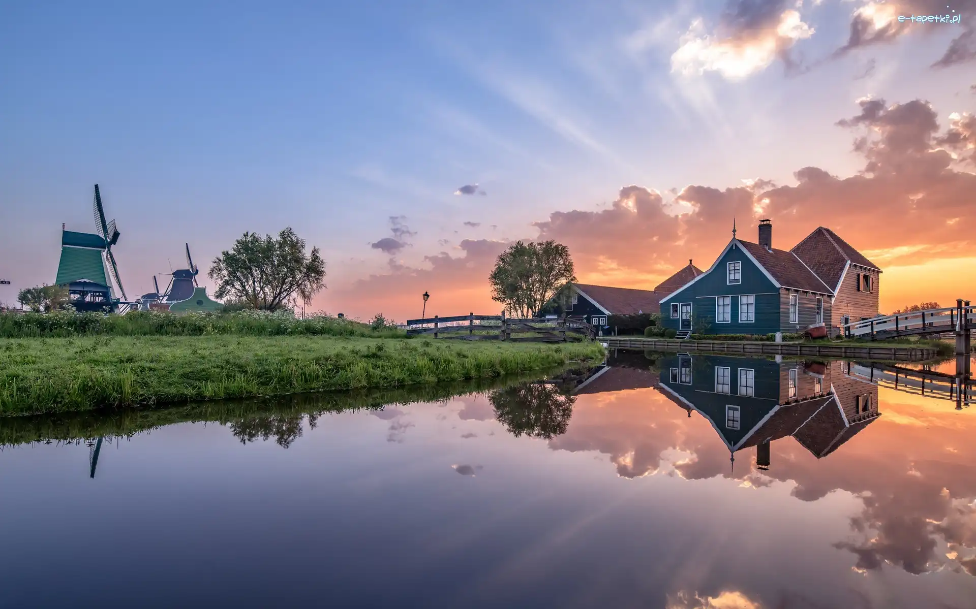 Wiatraki, Miejscowość Zaandam, Kanał, Domy, Skansen Zaanse Schans, Holandia