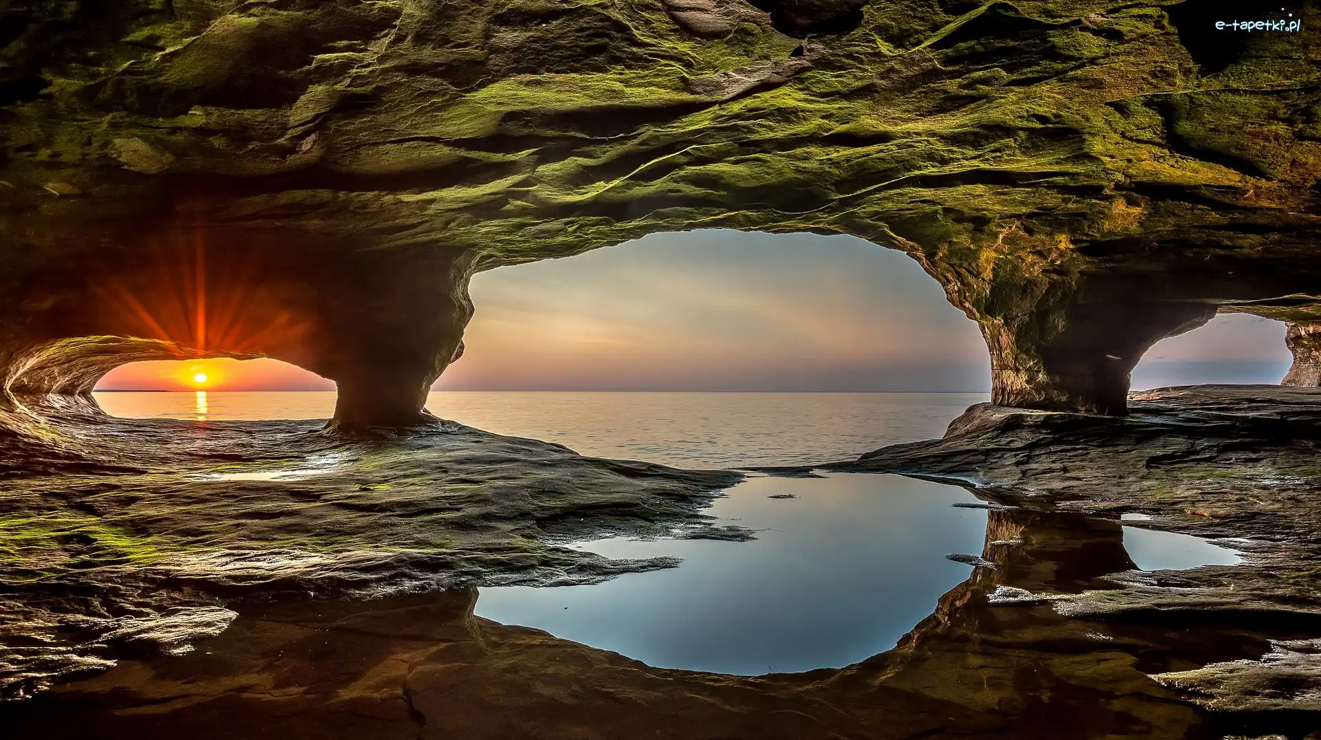 Promienie słońca, Skały, Stany Zjednoczone, Stan Michigan, Jaskinia, Park Narodowy Pictured Rocks National Lakeshore, Munising, Jezioro Lake Superior
