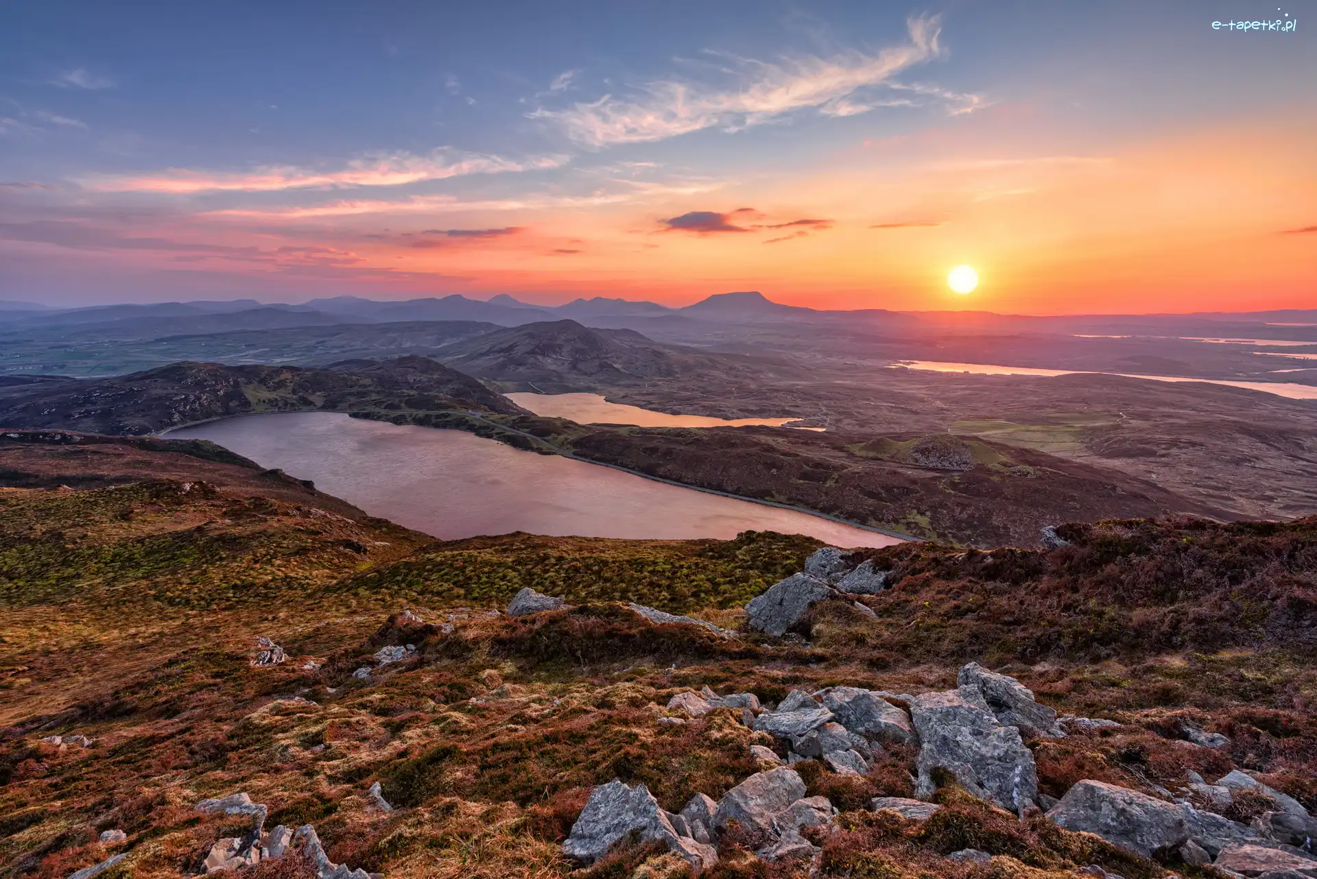Irlandia, Góry Derryveagh, Hrabstwo Donegal, Zachód słońca, Jezioro Lough Salt, Jezioro Lough Greenan