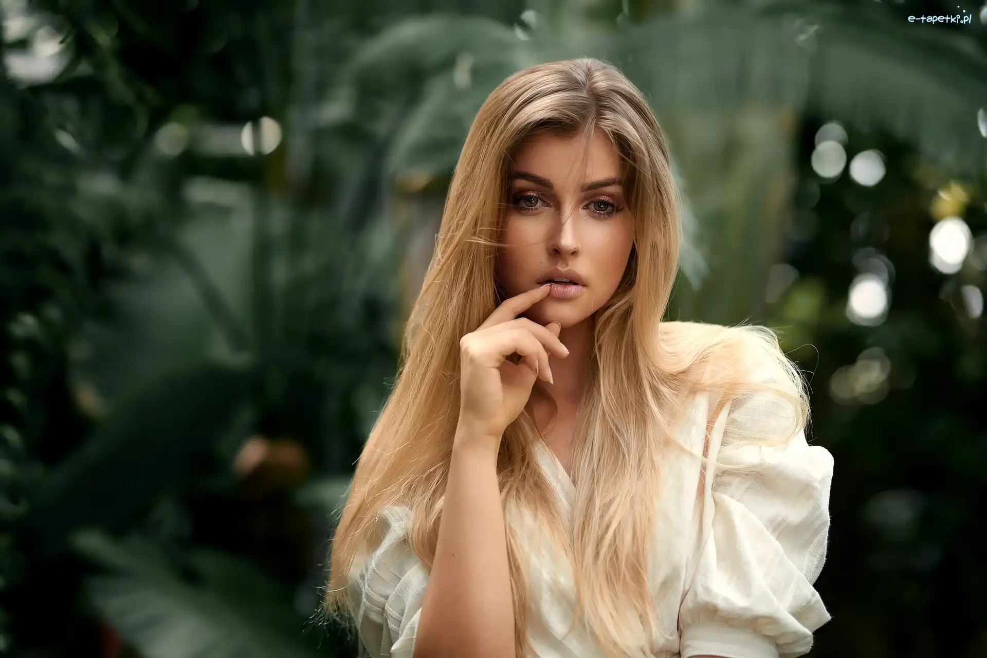 Blondynka, Bluzka, Biała, Długowłosa