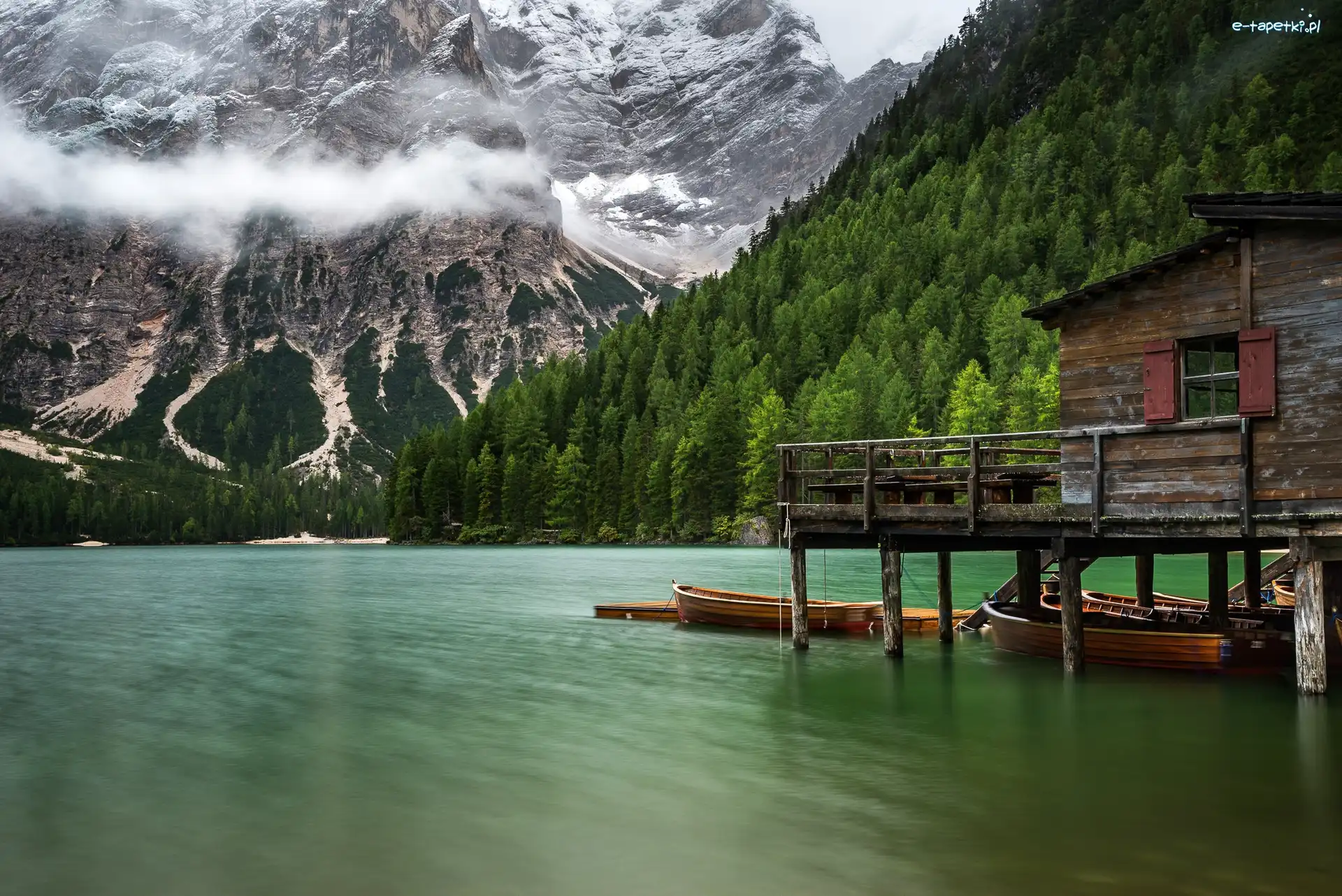 Góry Dolomity, Południowy Tyrol, Łódki, Dom, Jezioro Pragser Wildsee, Drzewa, Drewniany, Włochy