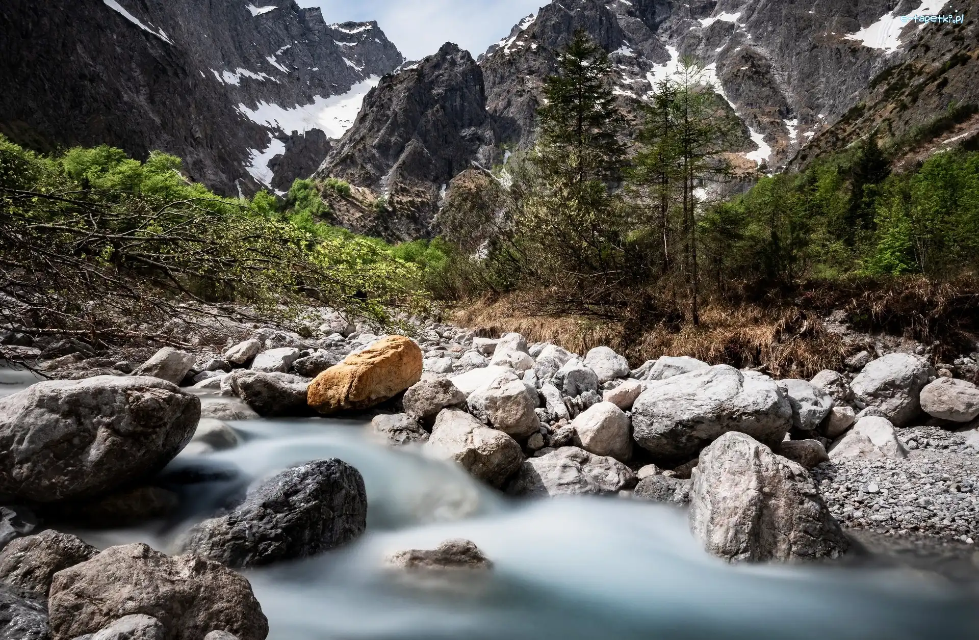 Drzewa, Alpy Salzburskie, Niemcy, Gmina Berchtesgaden, Śnieg, Kamienie, Rzeka Eisbach, Góry