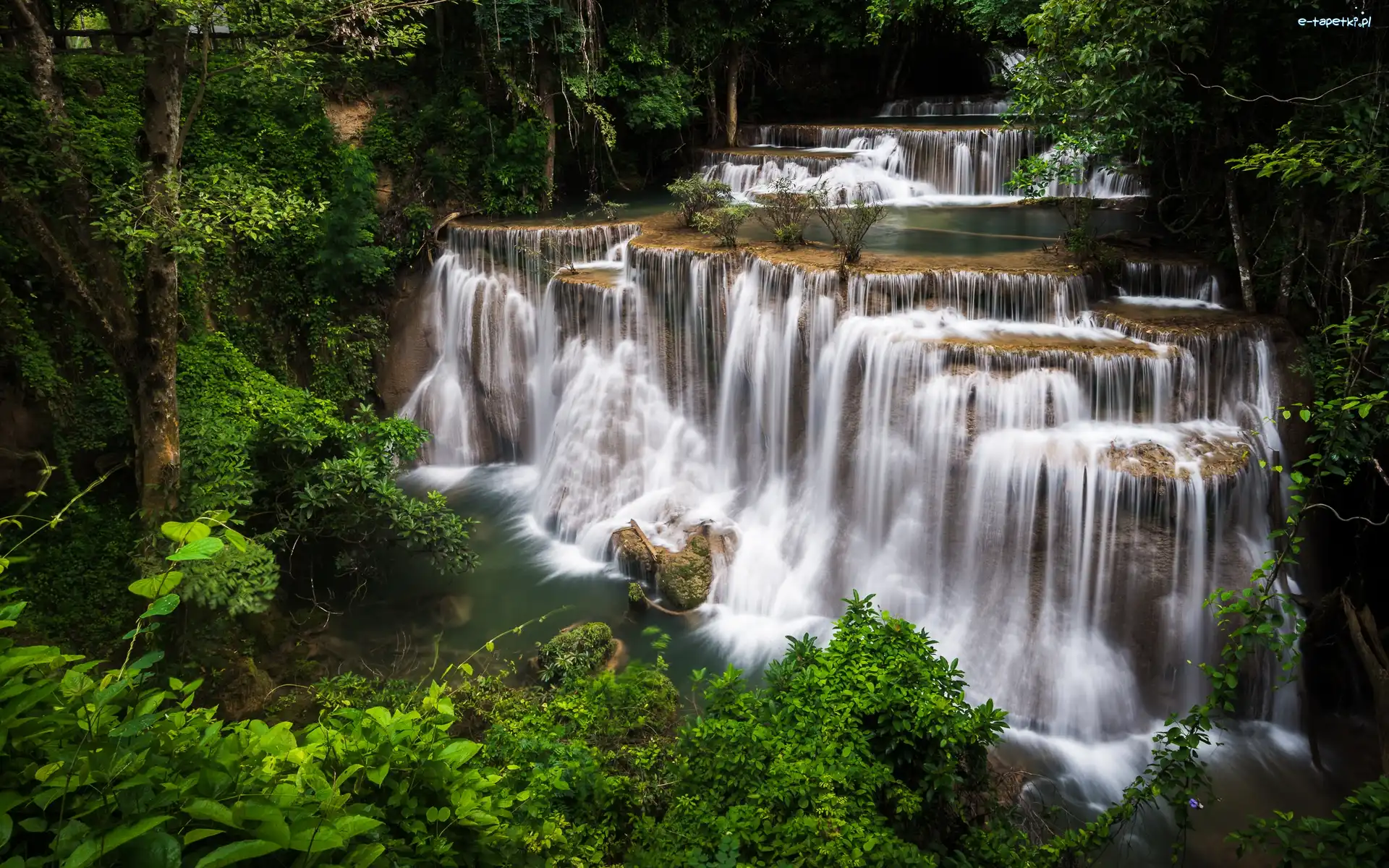 Prowincja Kanchanaburi, Kaskada, Park Narodowy Erawan, Tajlandia, Drzewa, Wodospad Erawan waterfall