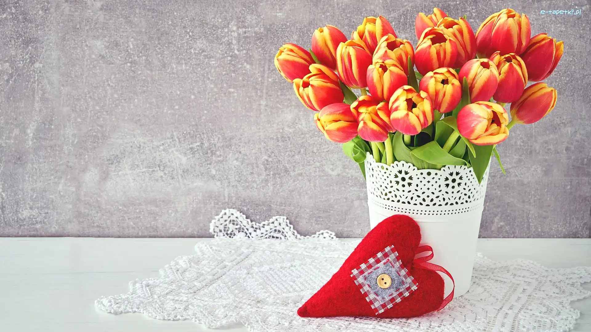 Doniczka, Serwetka, Serce, Tulipany