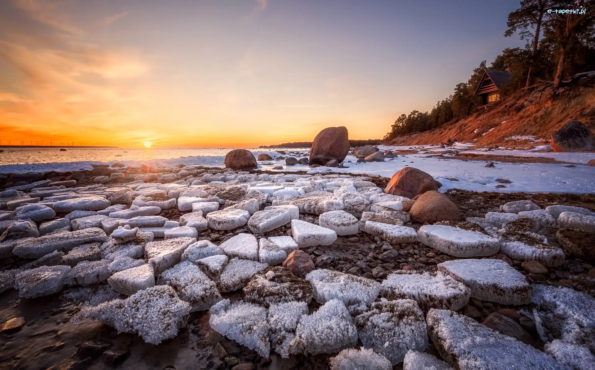 Skarpa, Lód, Śnieg, Morze, Wieś Lohusalu, Prowincja Harjumaa, Zima, Zatoka Lahepere, Domek, Estonia, Drzewa, Wschód słońca