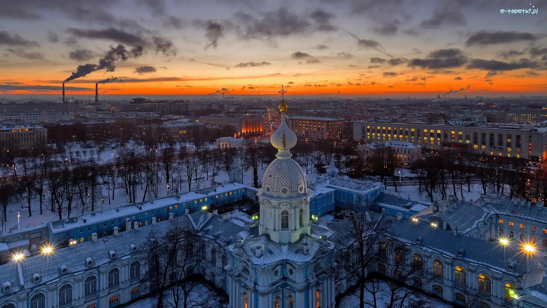 Cerkiew, Wschód słońca, Kominy, Miasto