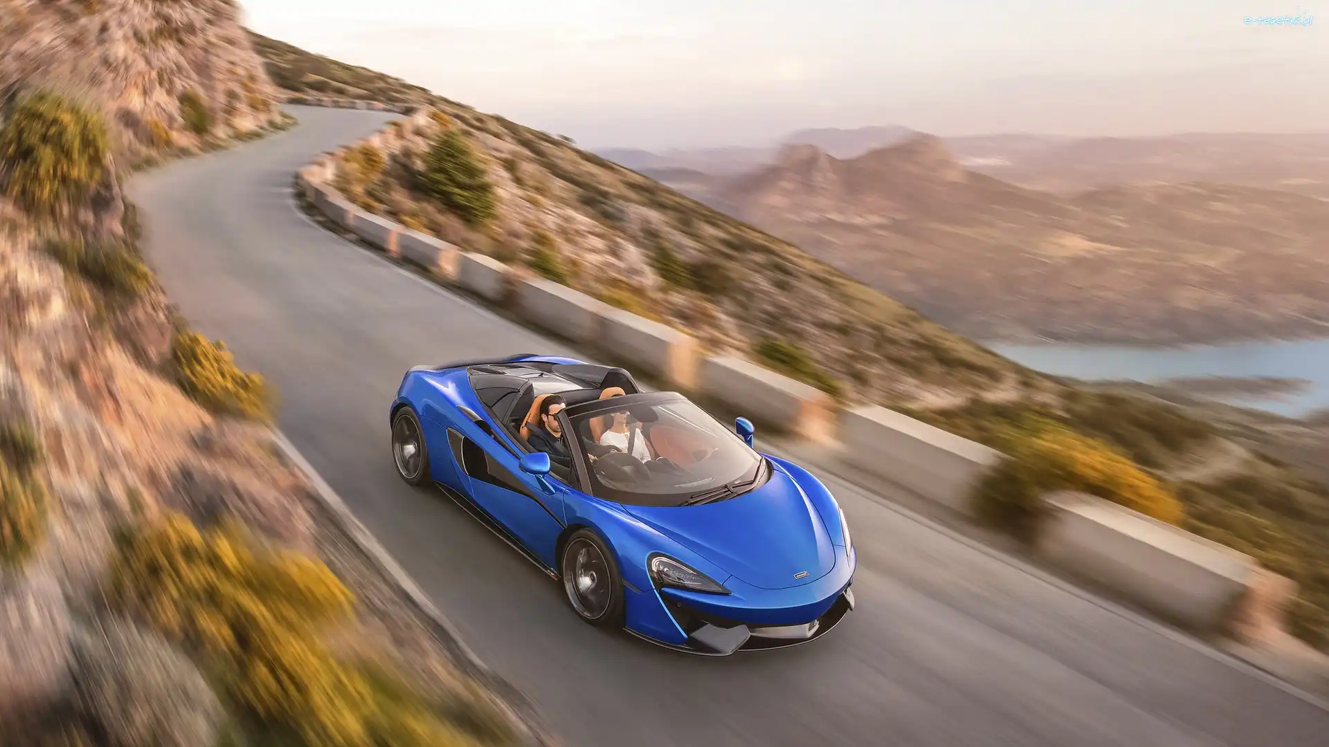 Droga, McLaren 570S Spider, Niebieski