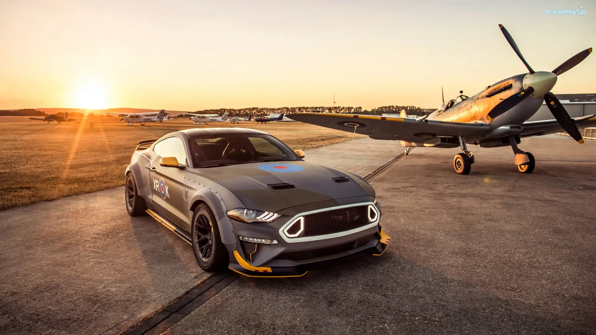 Samolot, Ford Mustang RTR GT