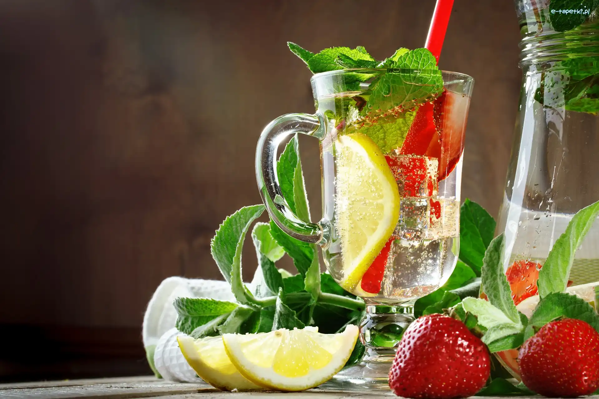 Lemoniada, Słomka, Mięta, Listki, Napój, Cytryny, Truskawki, Szklanka