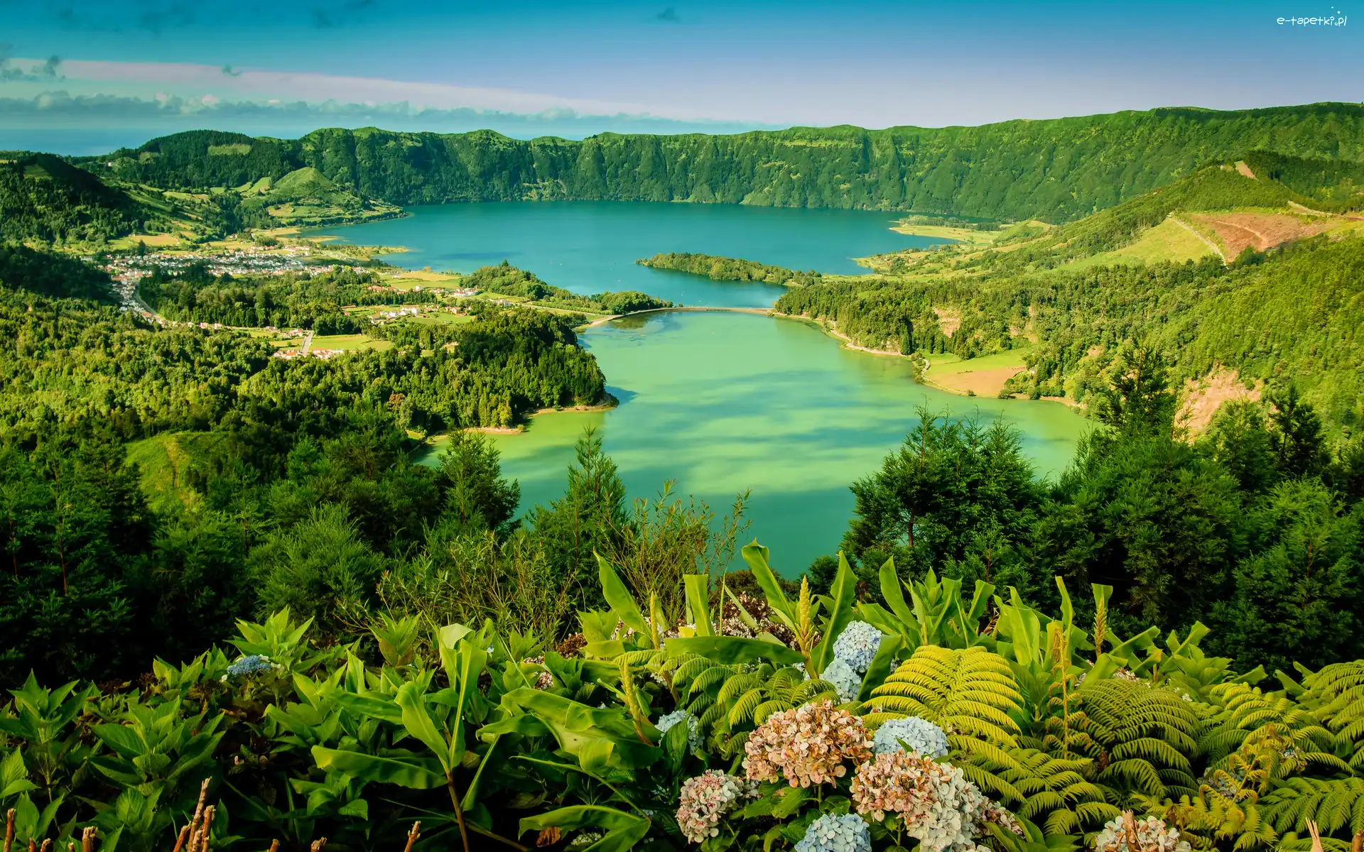 Wyspa Sao Miguel, Jezioro Verde, Portugalia, Sete Cidades, Lasy, Roślinność, Obłoki, Jezioro Azul, Wzgórza, Azory