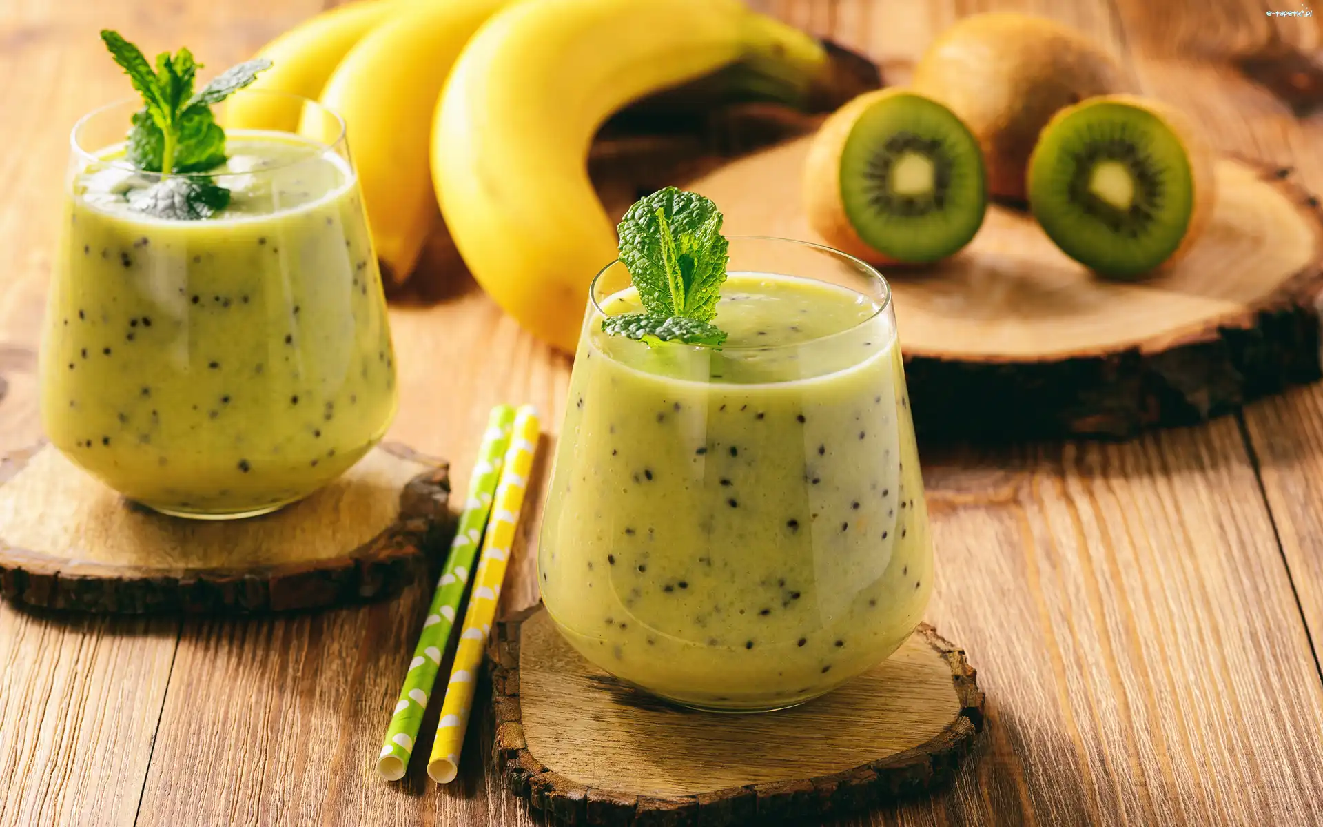 Dwa, Kiwi, Koktajle, Słomki, Banany