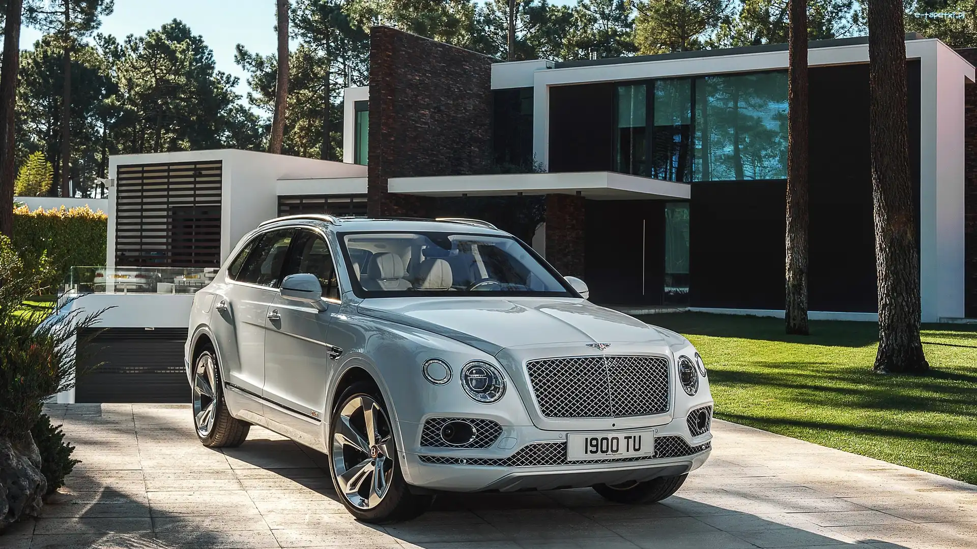 Budynek, 2019, Bentley Bentayga Hybrid
