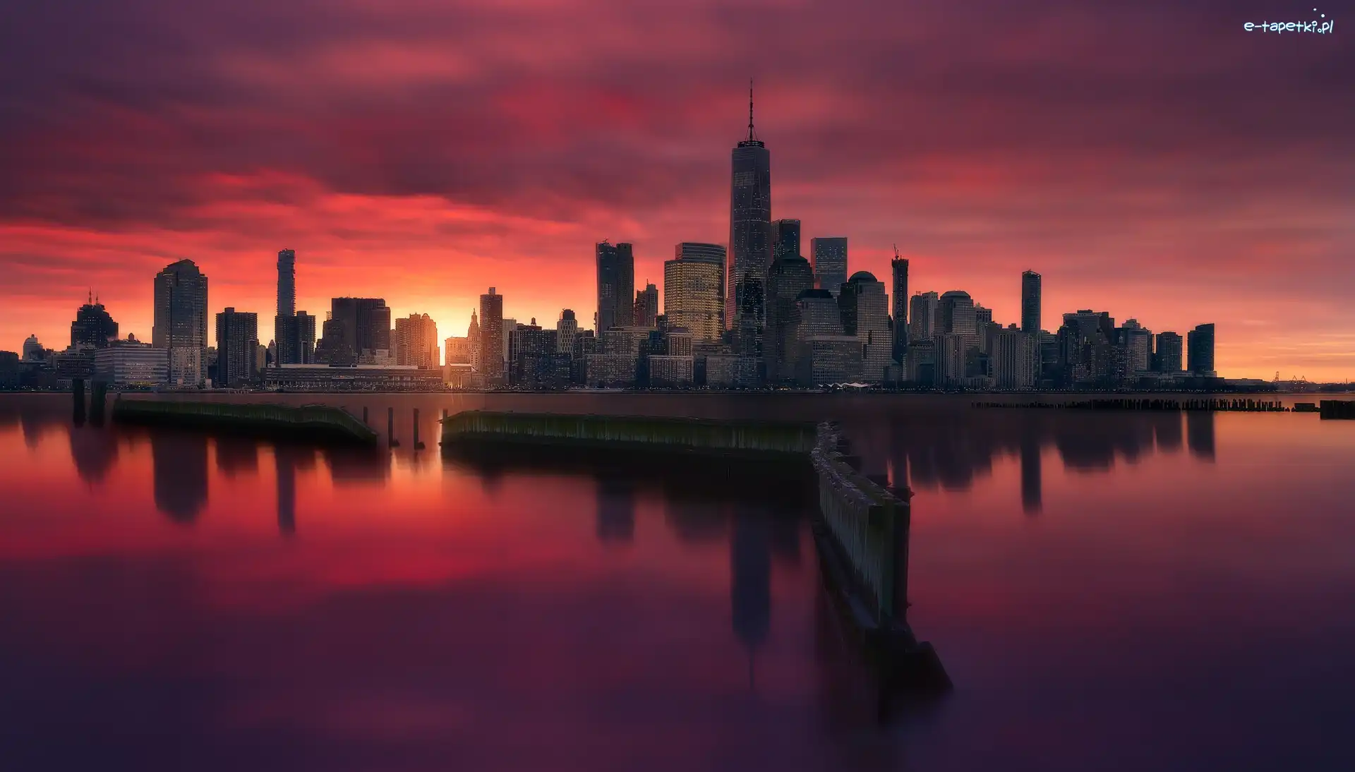 Miasto nocą, Manhattan, Lower Manhattan, Nowy Jork, Stany Zjednoczone, Wieżowce, Cieśnina East River